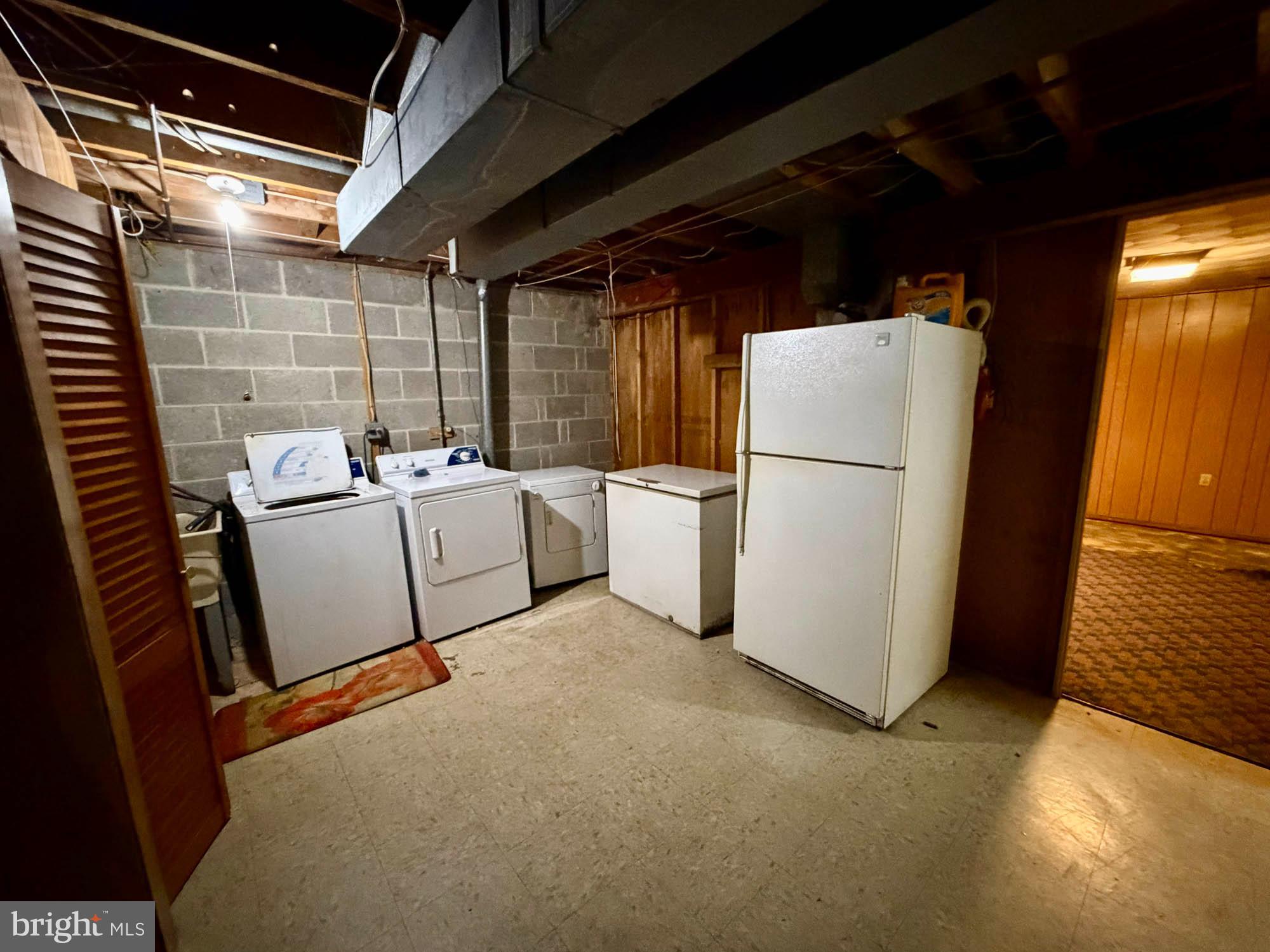 KINGS COURT - Residential