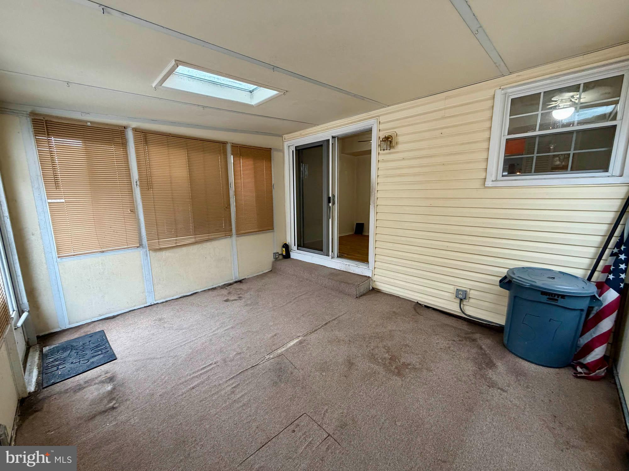 KINGS COURT - Residential