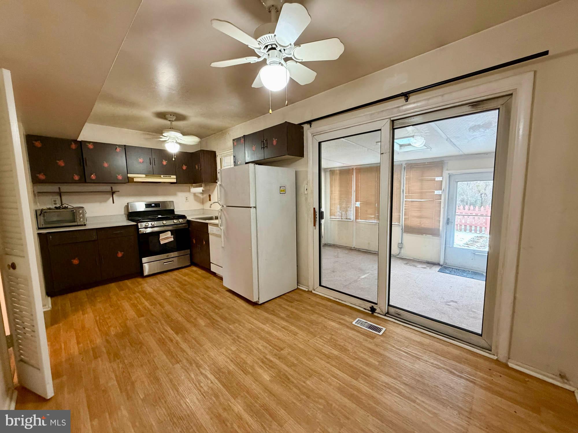 KINGS COURT - Residential