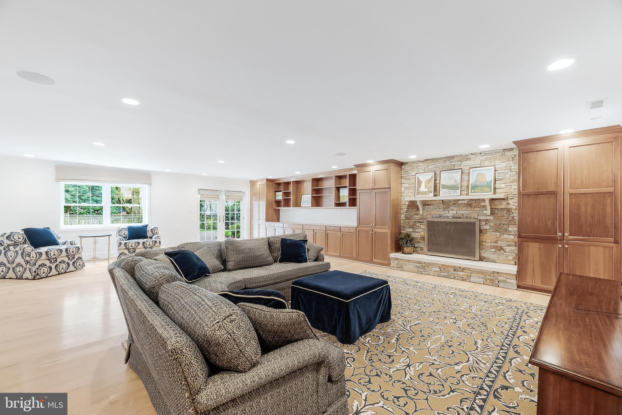 LYNWOOD - Residential