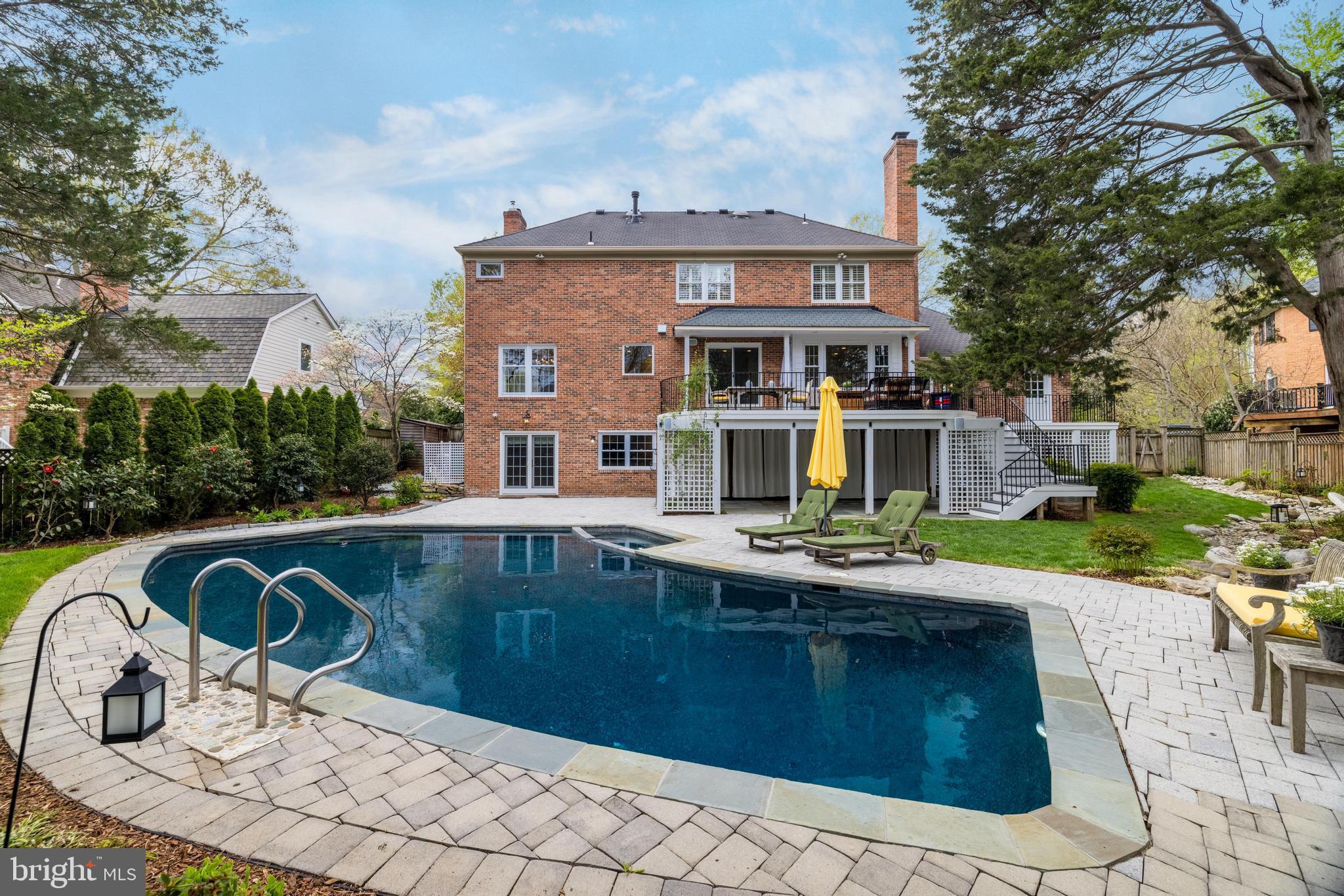 LYNWOOD - Residential