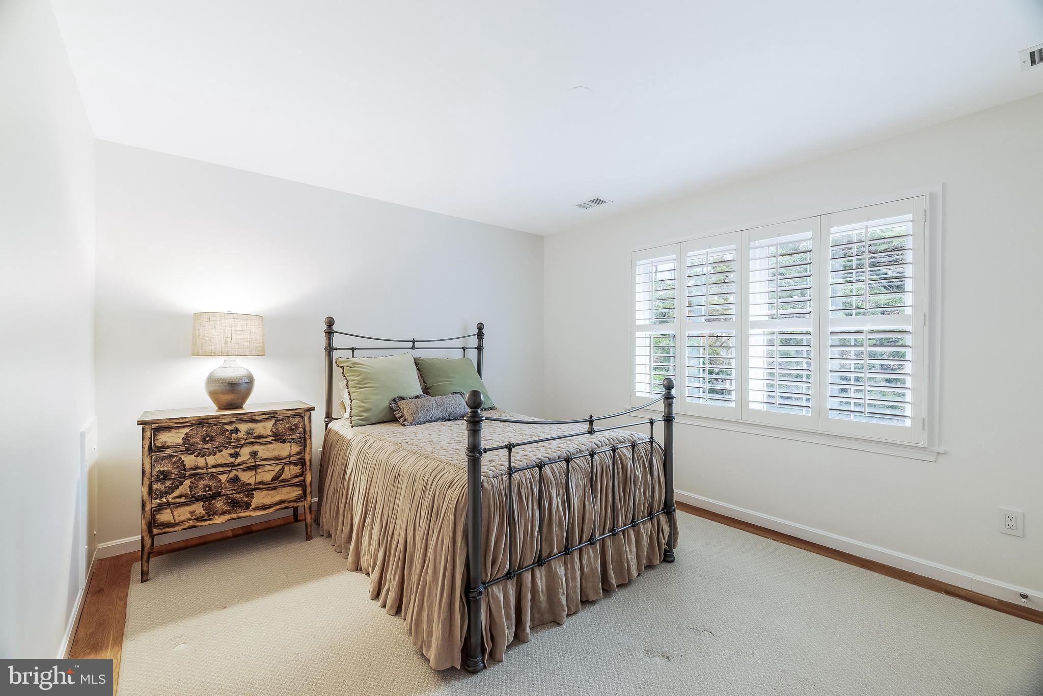 LYNWOOD - Residential