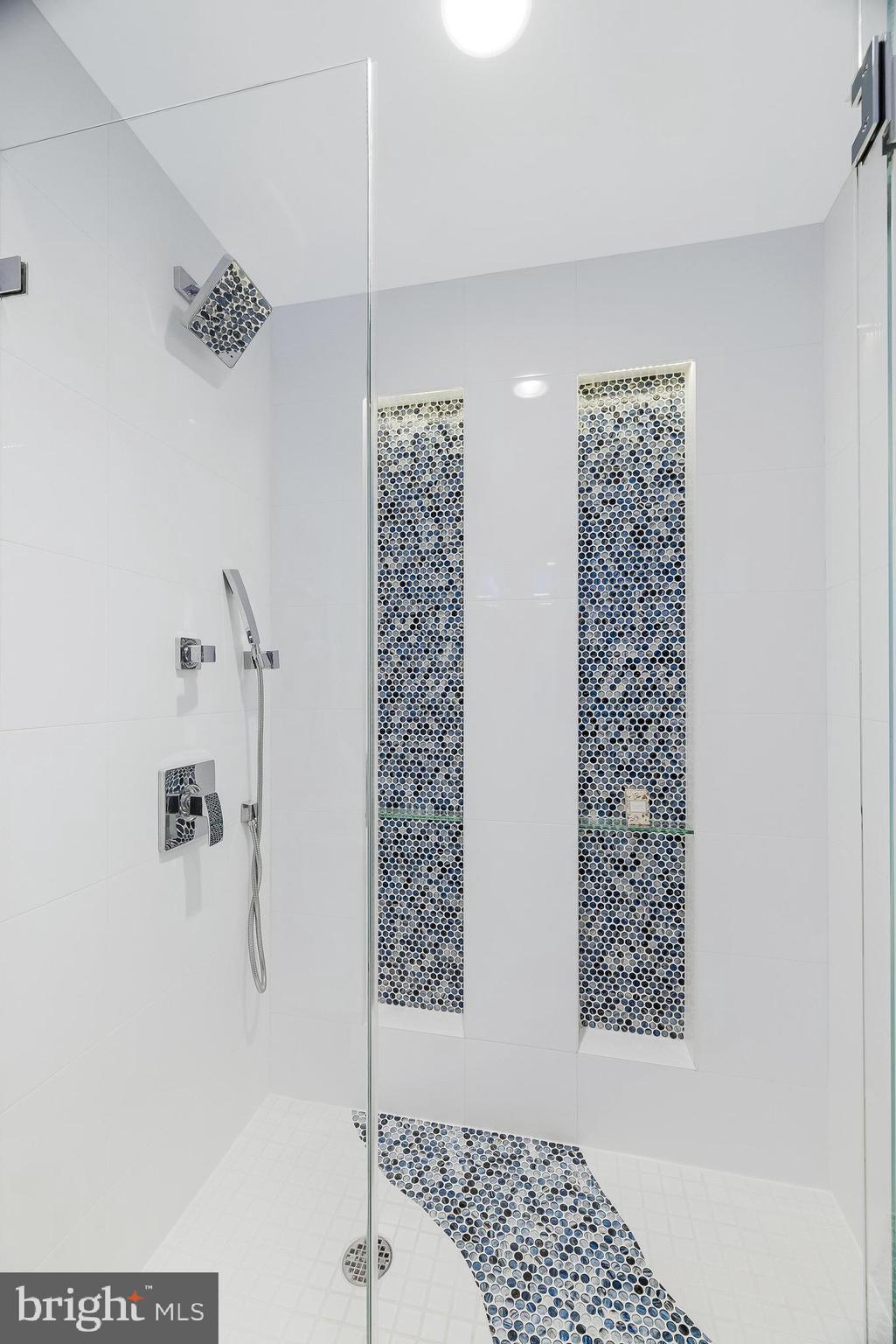 LYNWOOD - Residential