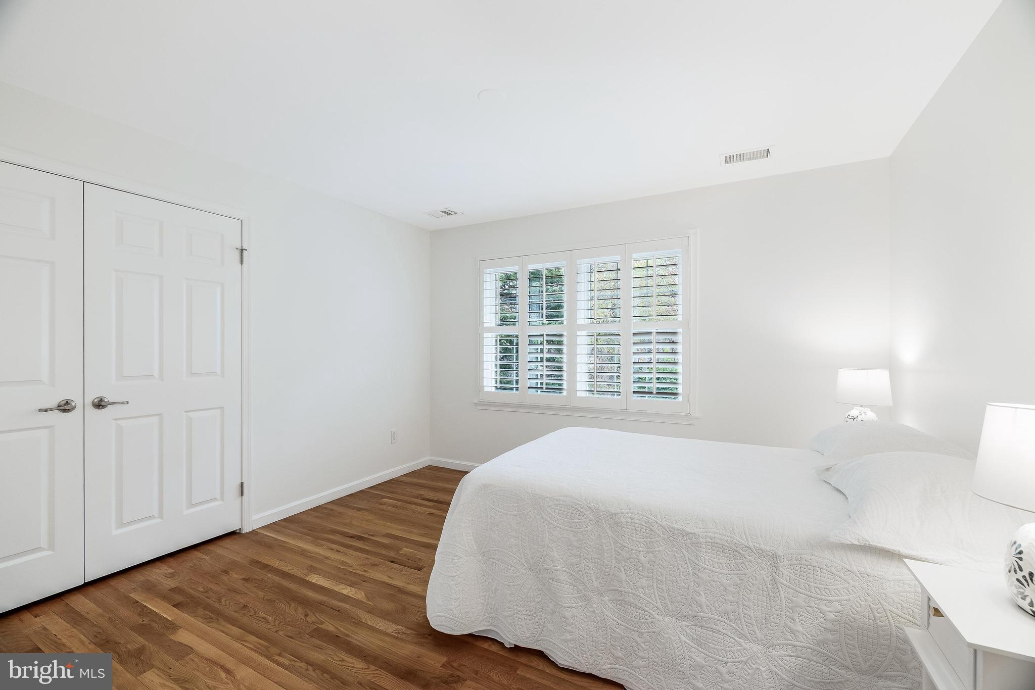 LYNWOOD - Residential