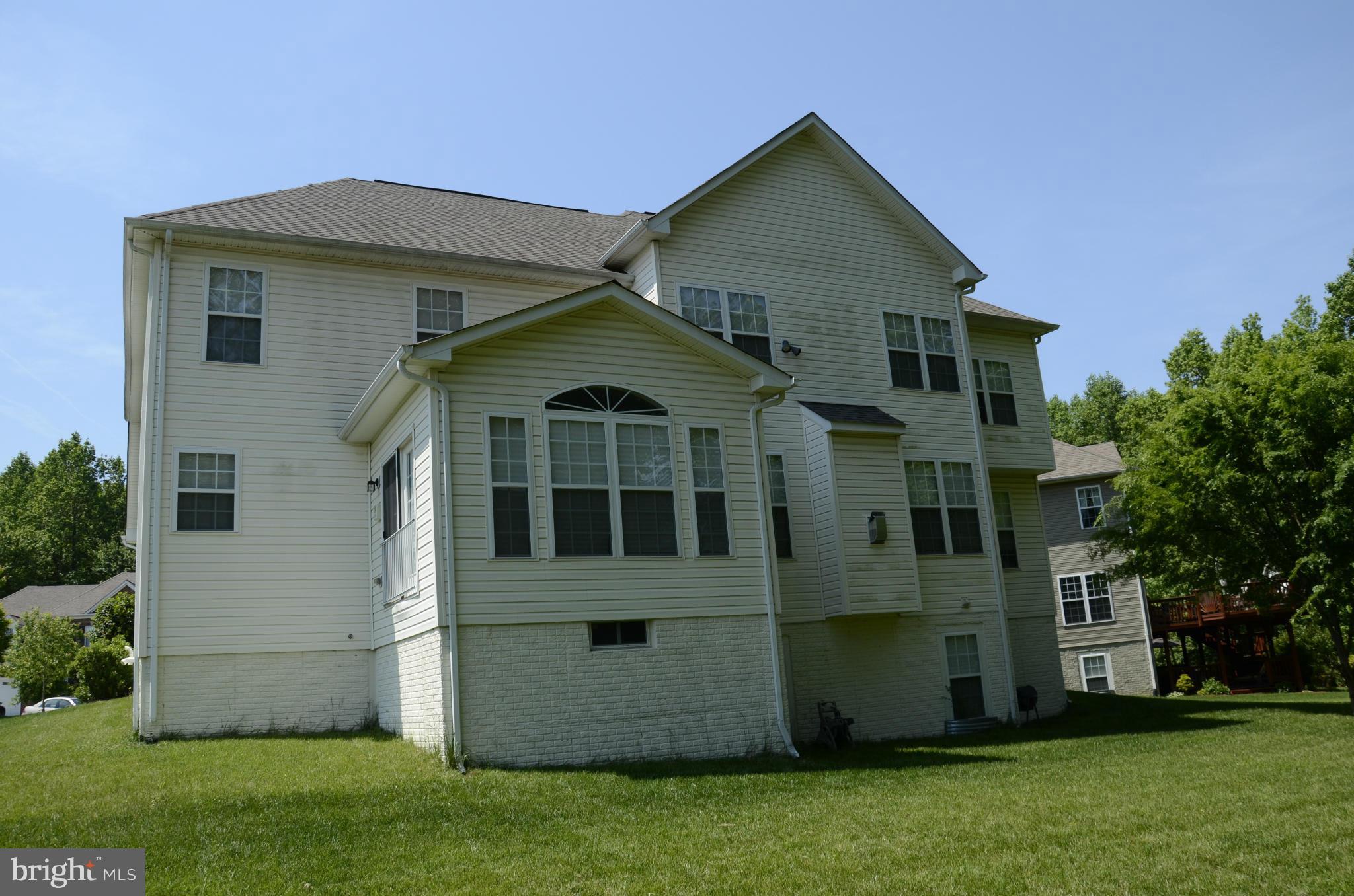 EQUESTRIAN ESTATES - Residential