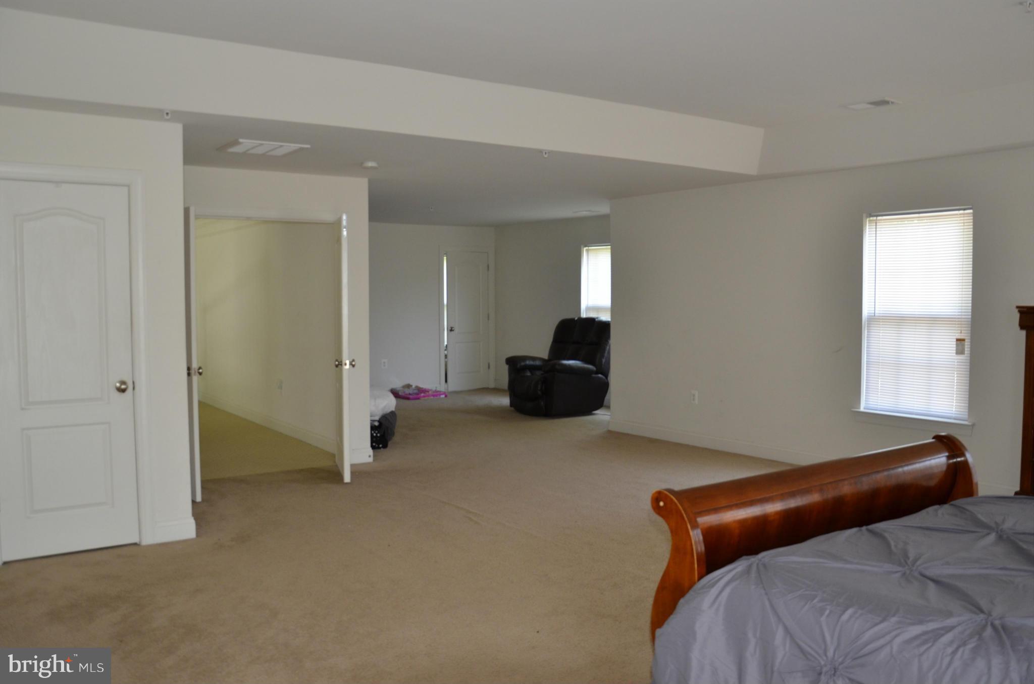 EQUESTRIAN ESTATES - Residential