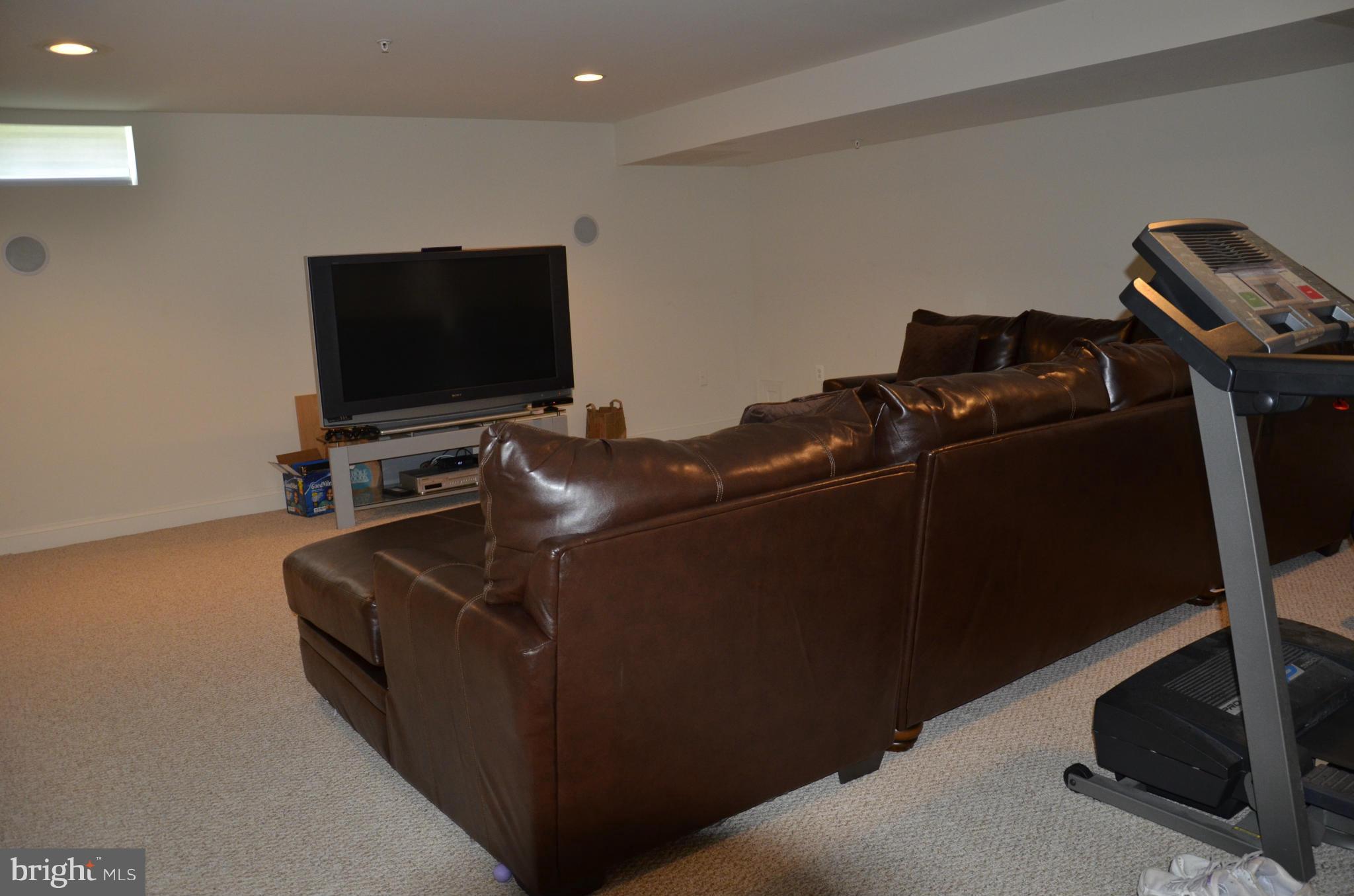 EQUESTRIAN ESTATES - Residential