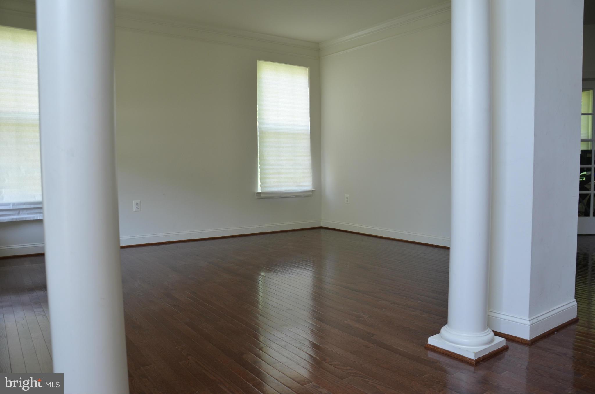 EQUESTRIAN ESTATES - Residential