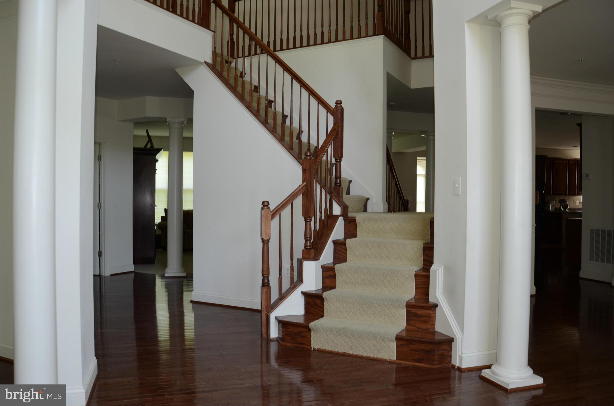 EQUESTRIAN ESTATES - Residential