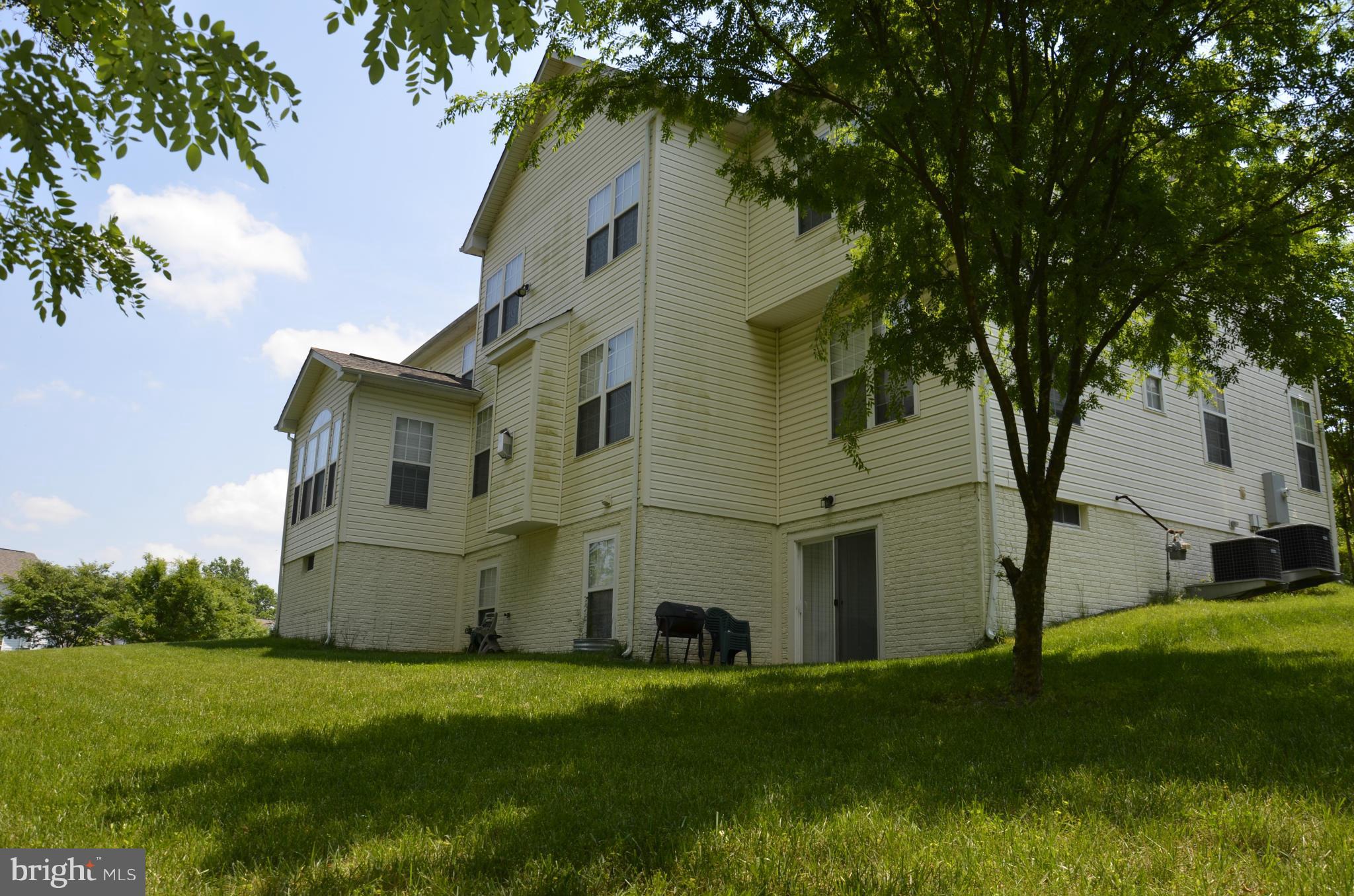 EQUESTRIAN ESTATES - Residential