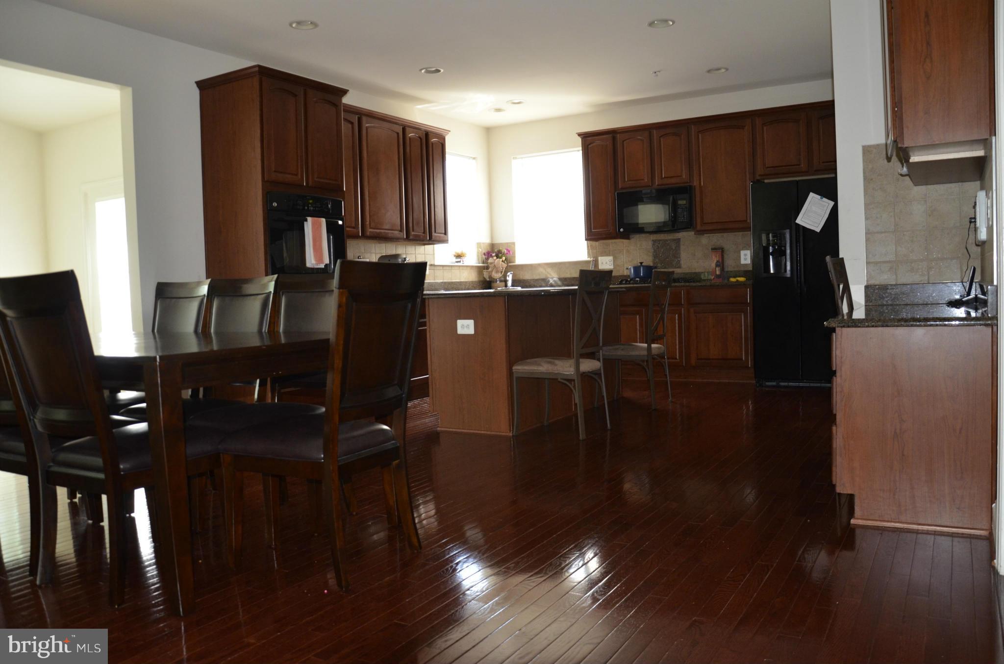 EQUESTRIAN ESTATES - Residential