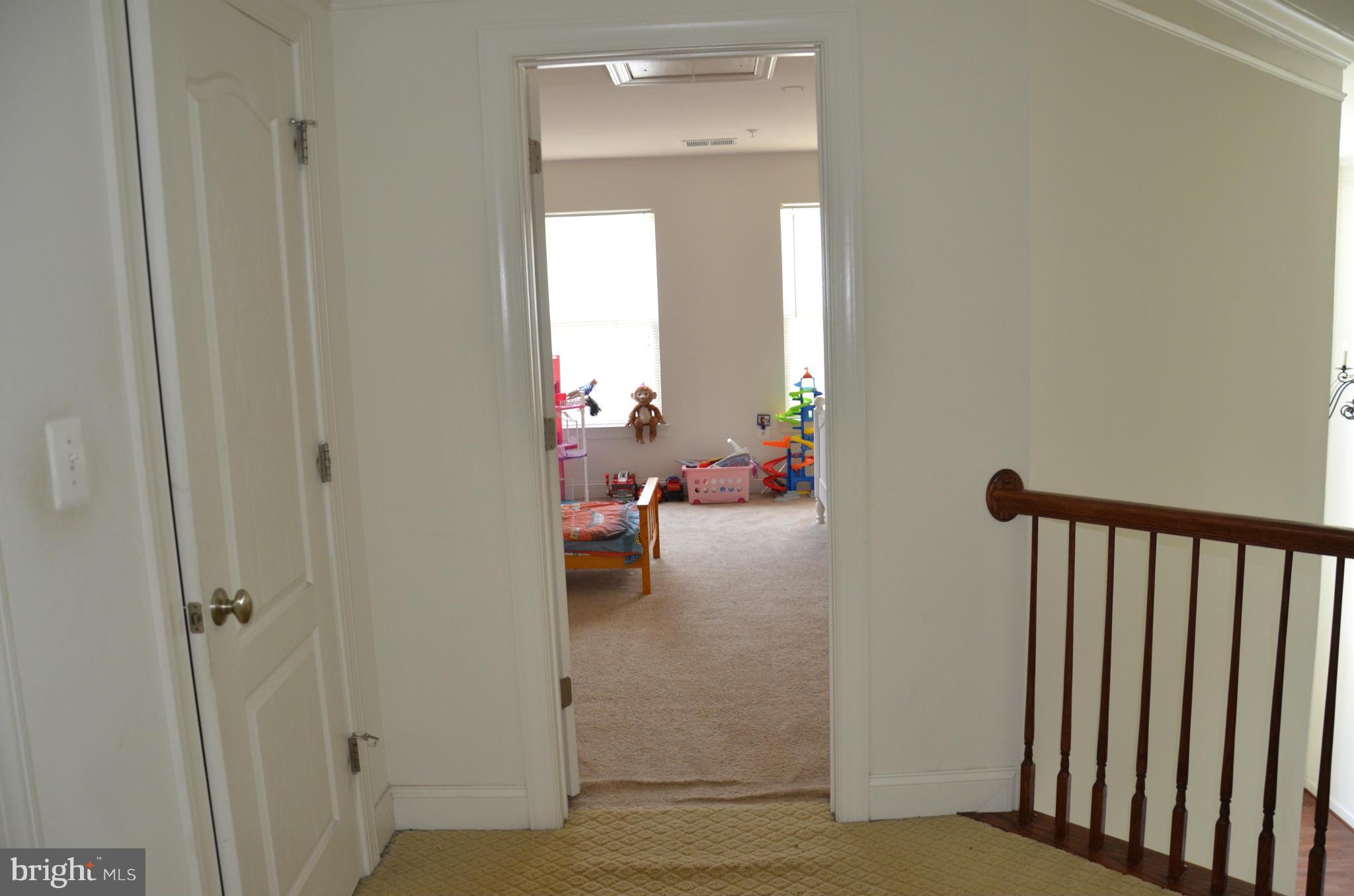 EQUESTRIAN ESTATES - Residential