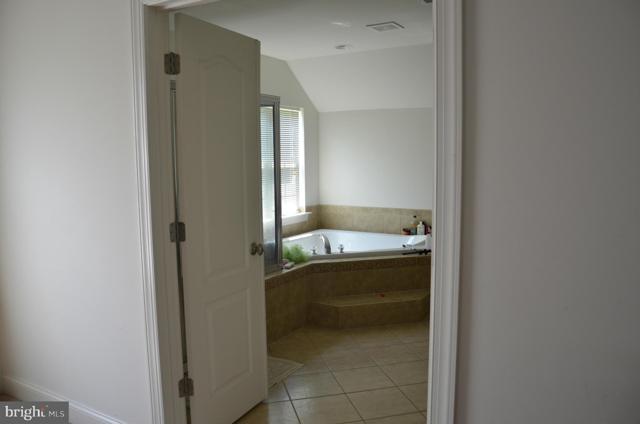 EQUESTRIAN ESTATES - Residential