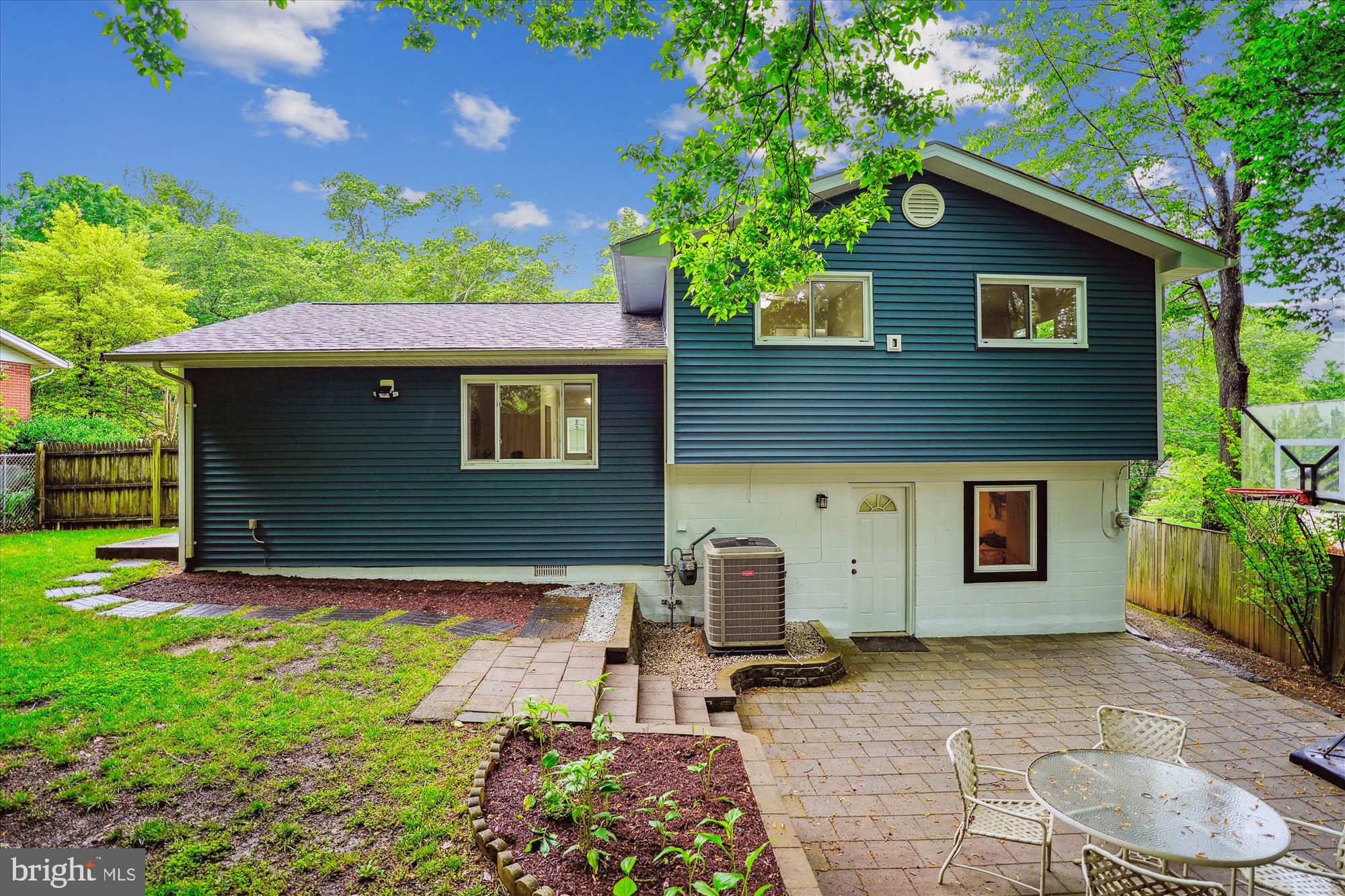 BEL PRE WOODS - Residential