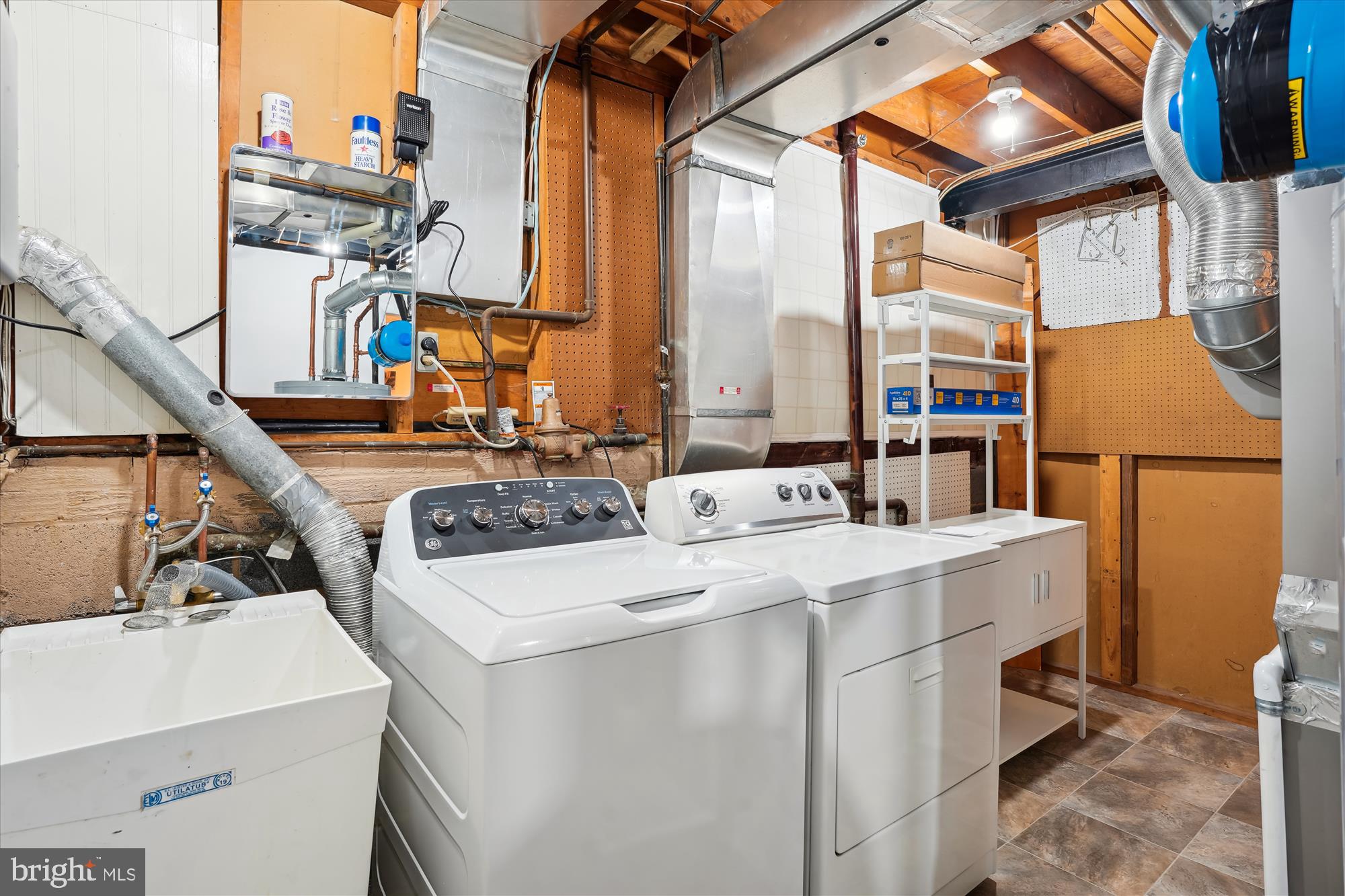 BEL PRE WOODS - Residential