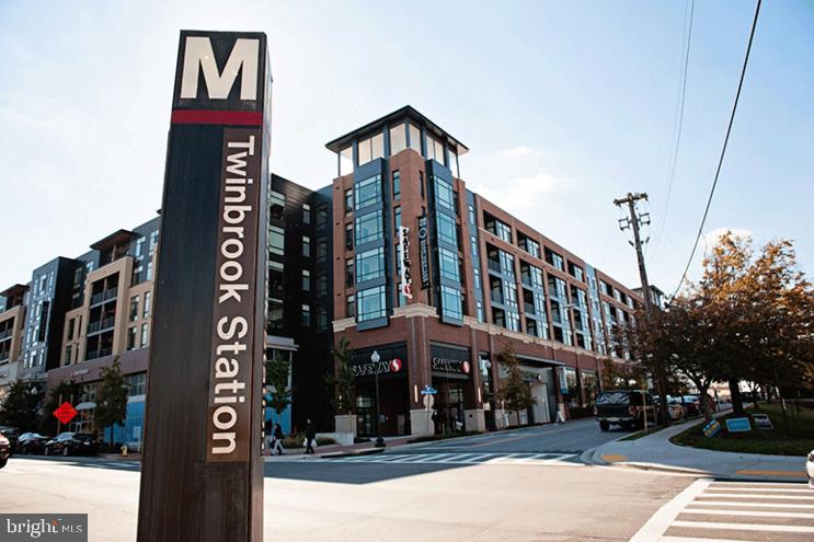 BEL PRE WOODS - Residential