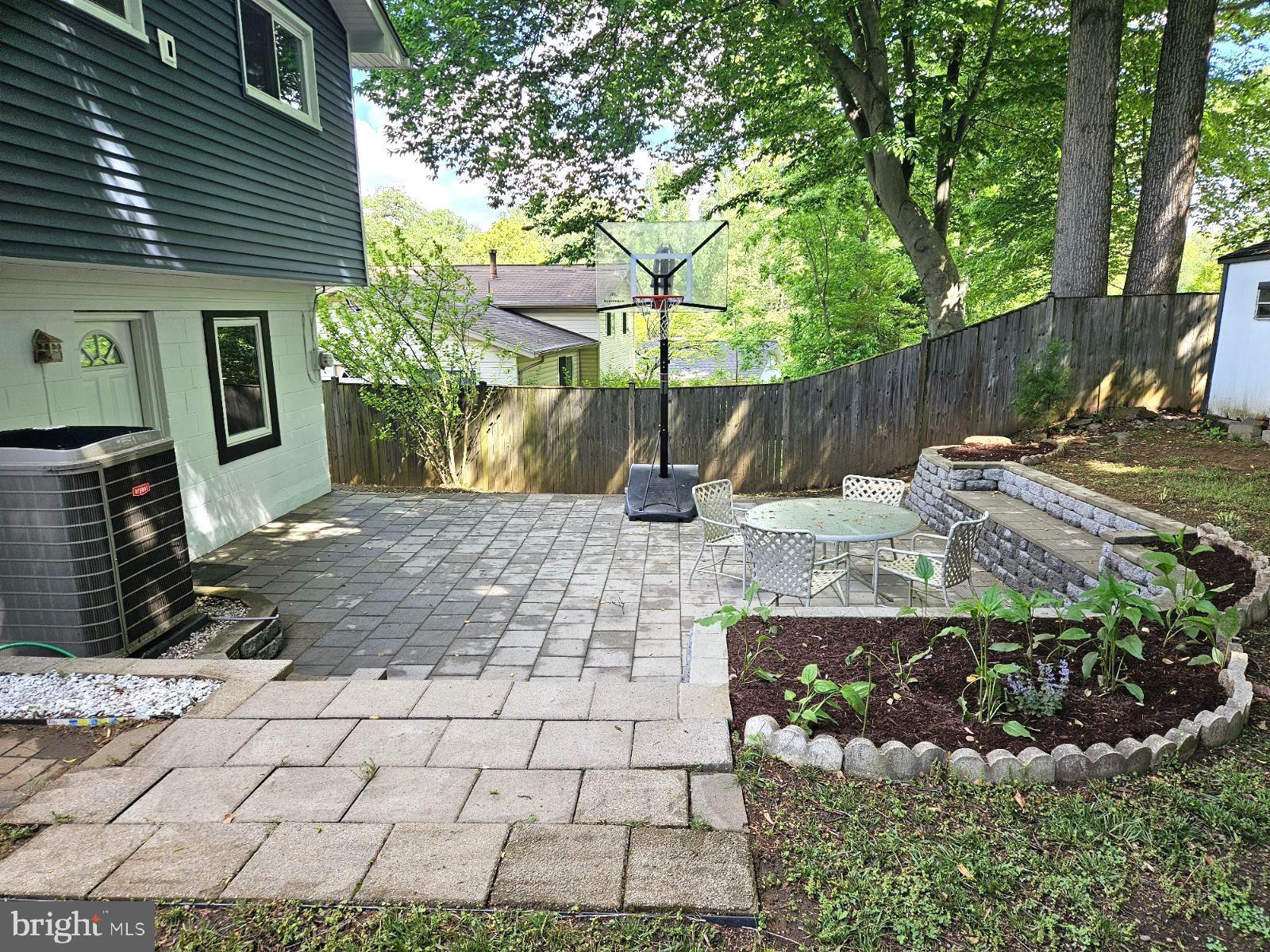 BEL PRE WOODS - Residential