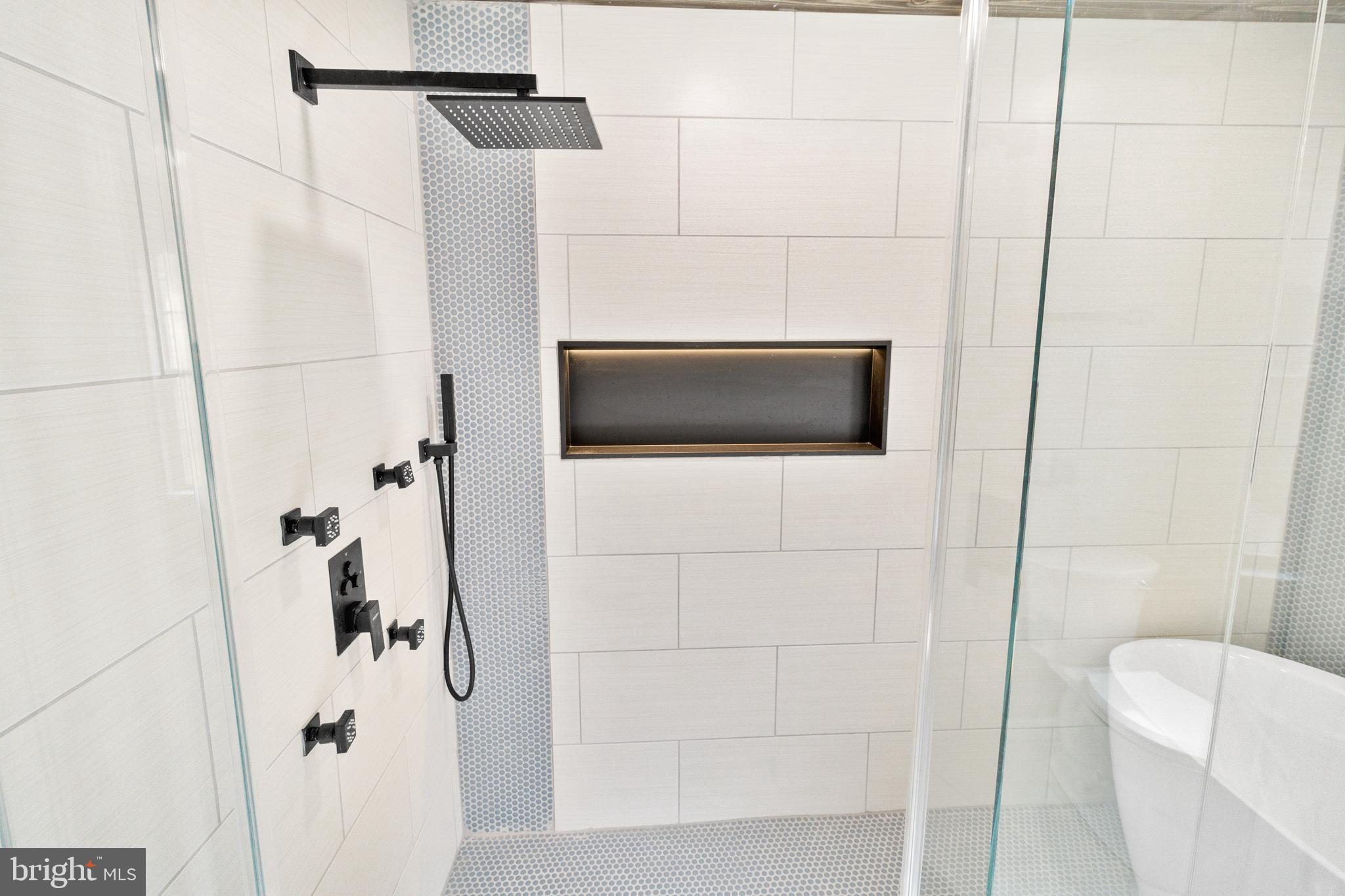 BUCK HILL VIEW - Residential