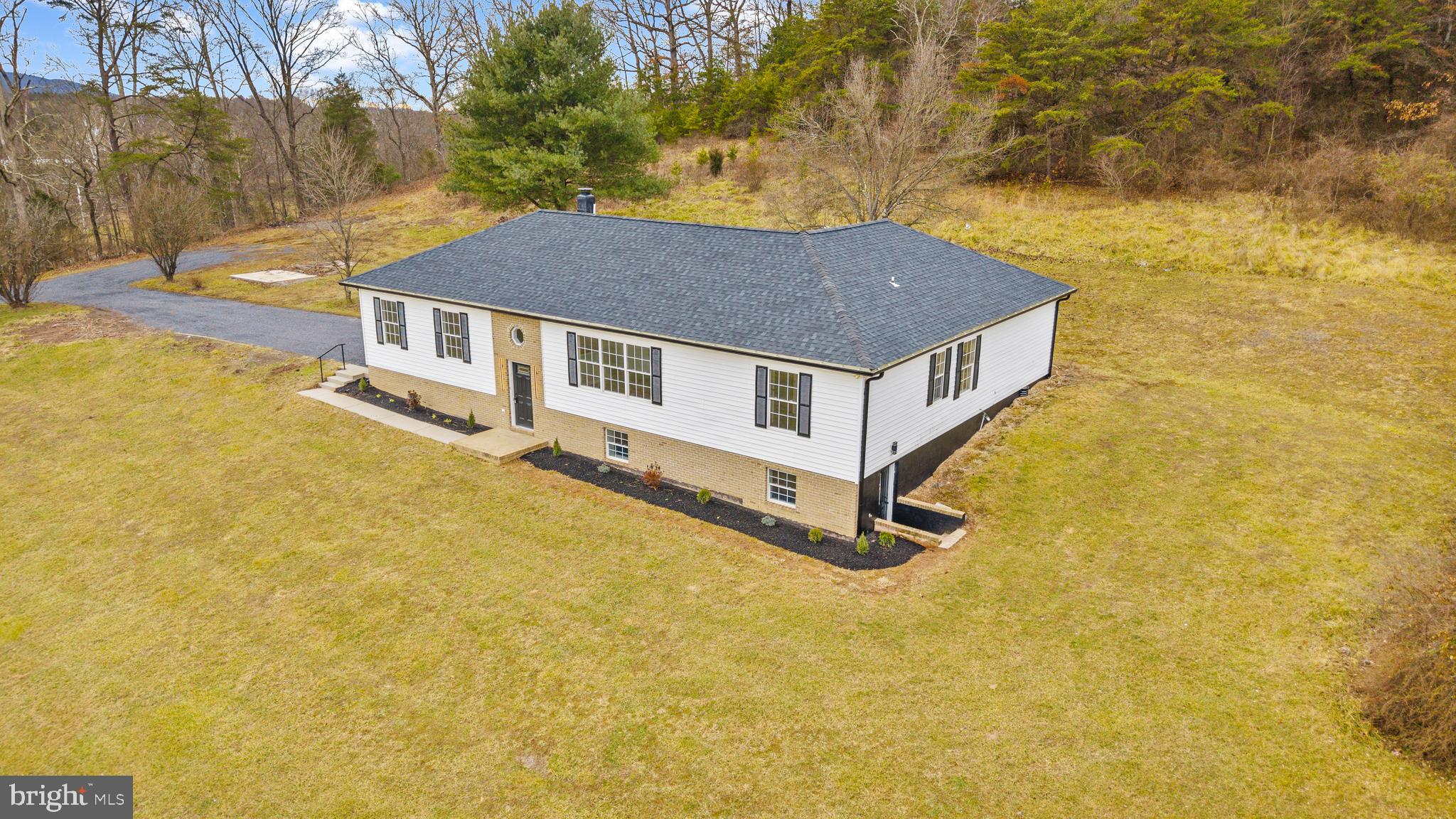 BUCK HILL VIEW - Residential