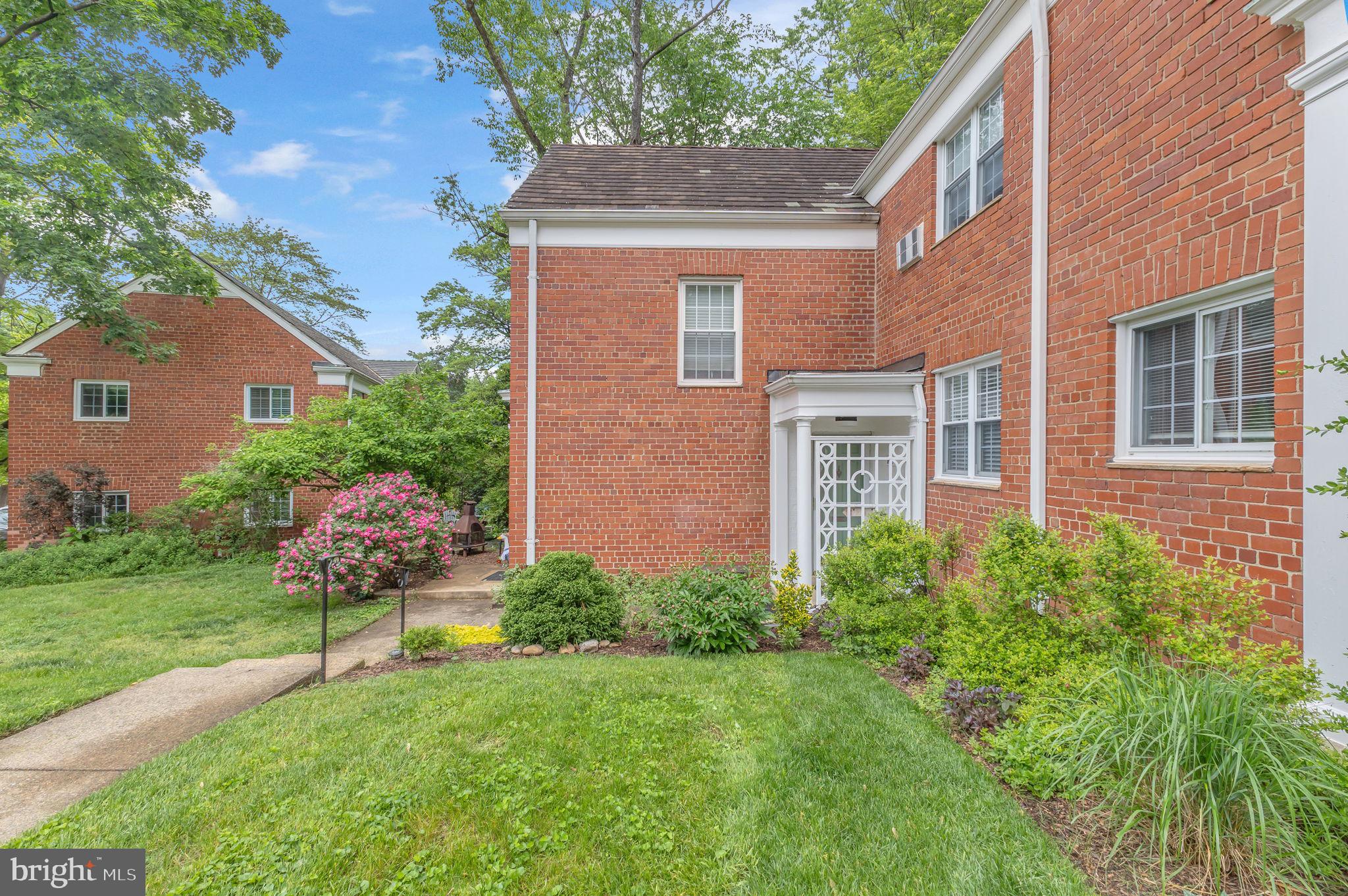 PARKFAIRFAX - Residential Lease