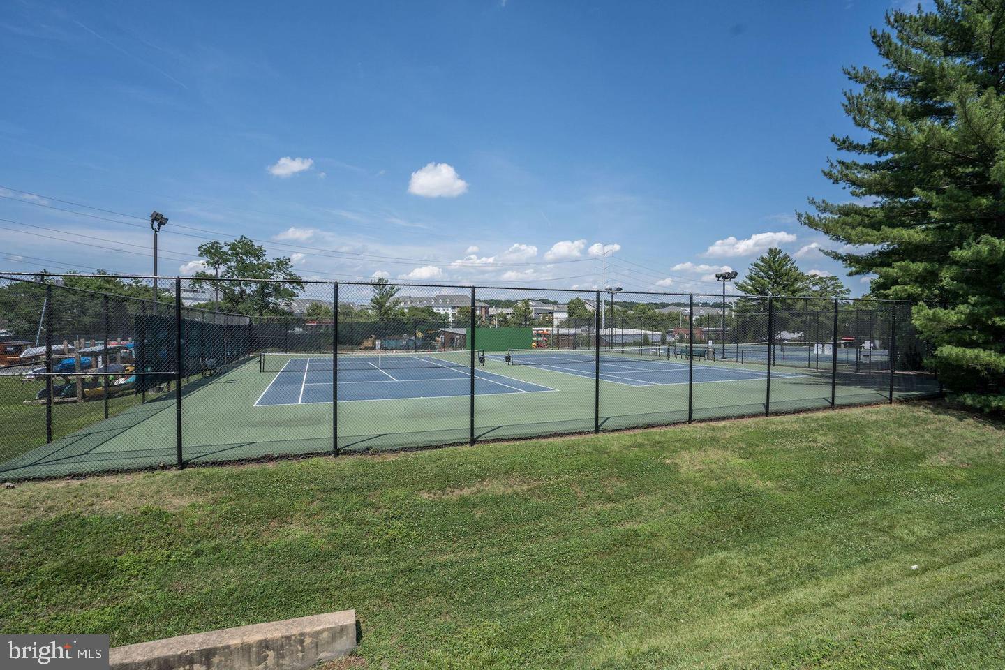 PARKFAIRFAX - Residential Lease