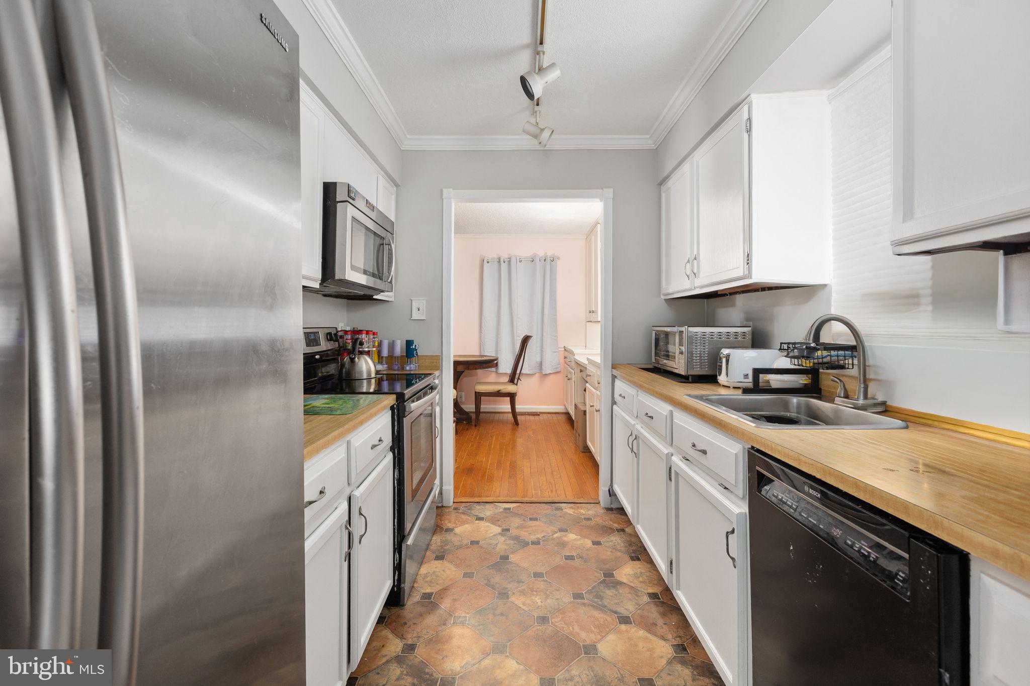 3080 TECUMSEH COURT