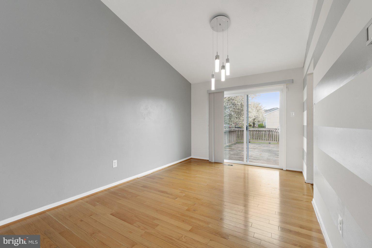 RIVERSIDE - Residential