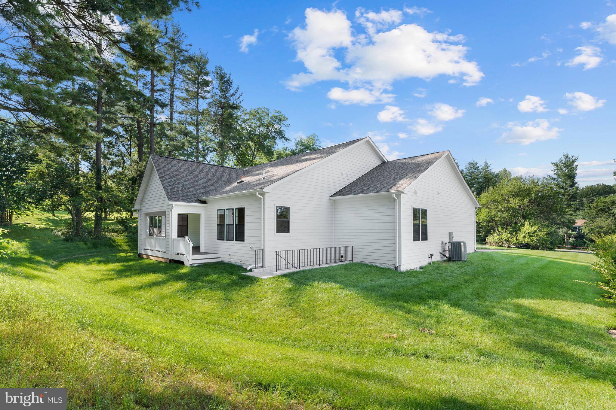 LOCUST HILL - Residential