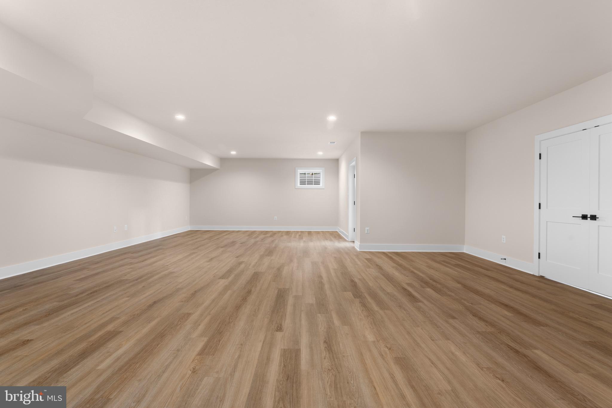 LOCUST HILL - Residential