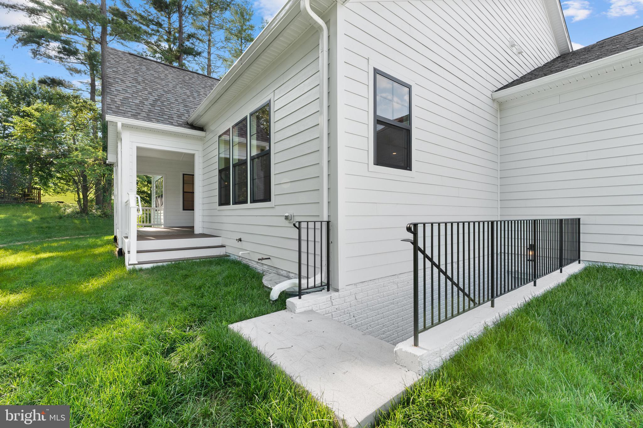 LOCUST HILL - Residential