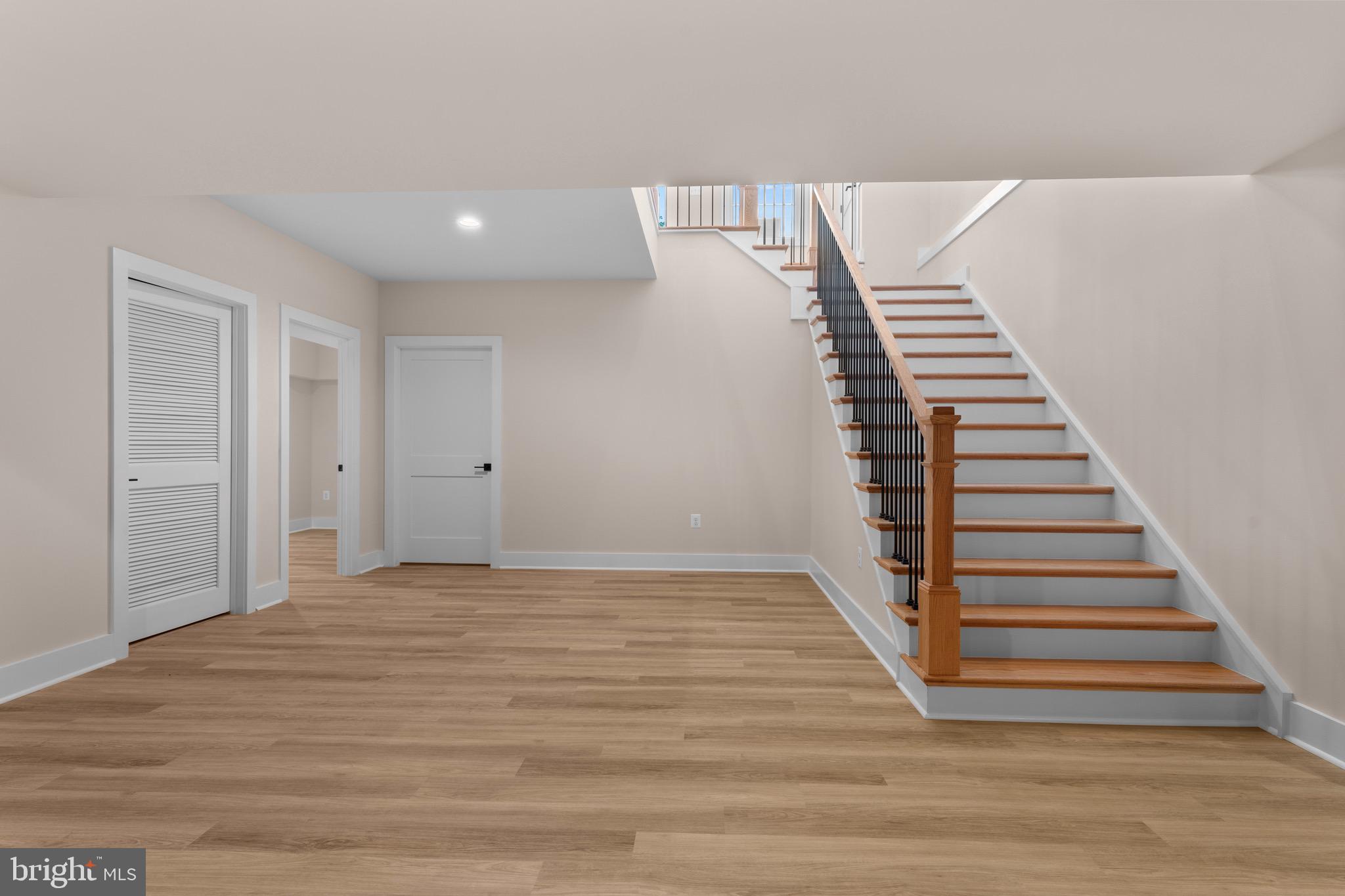LOCUST HILL - Residential