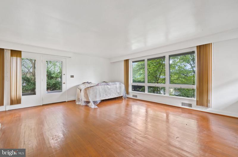 ORIGINAL NORTHWOOD - Residential