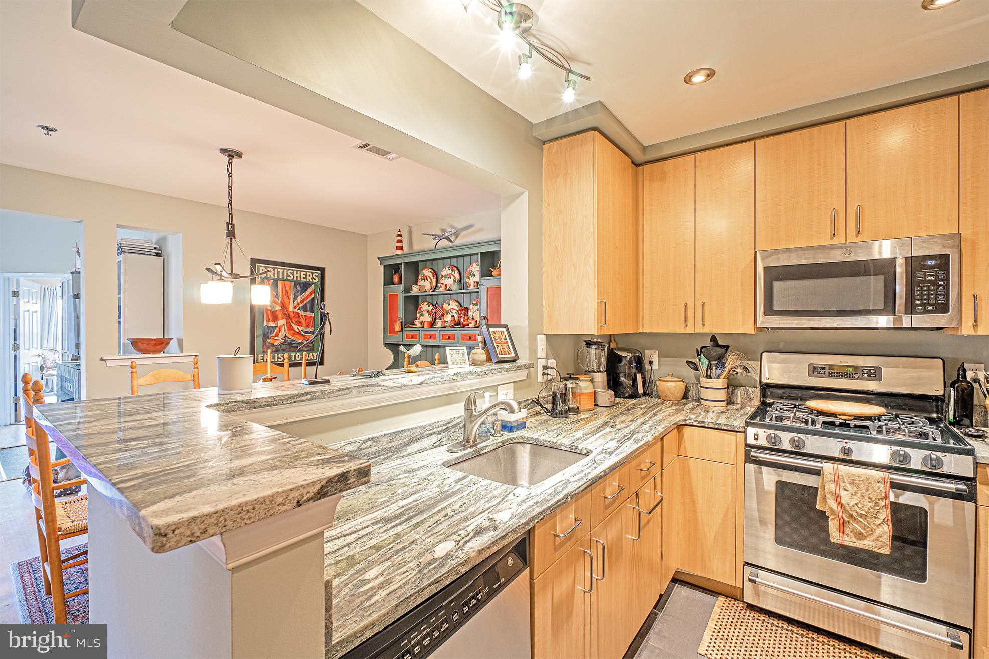 STRATFORD CONDOMINIUMS - Residential Lease