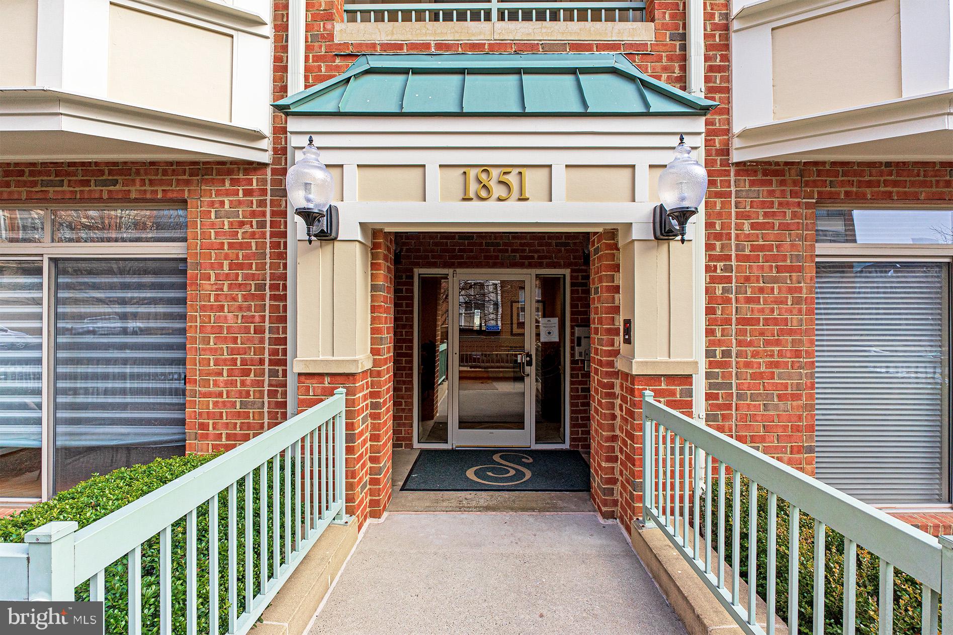 STRATFORD CONDOMINIUMS - Residential Lease