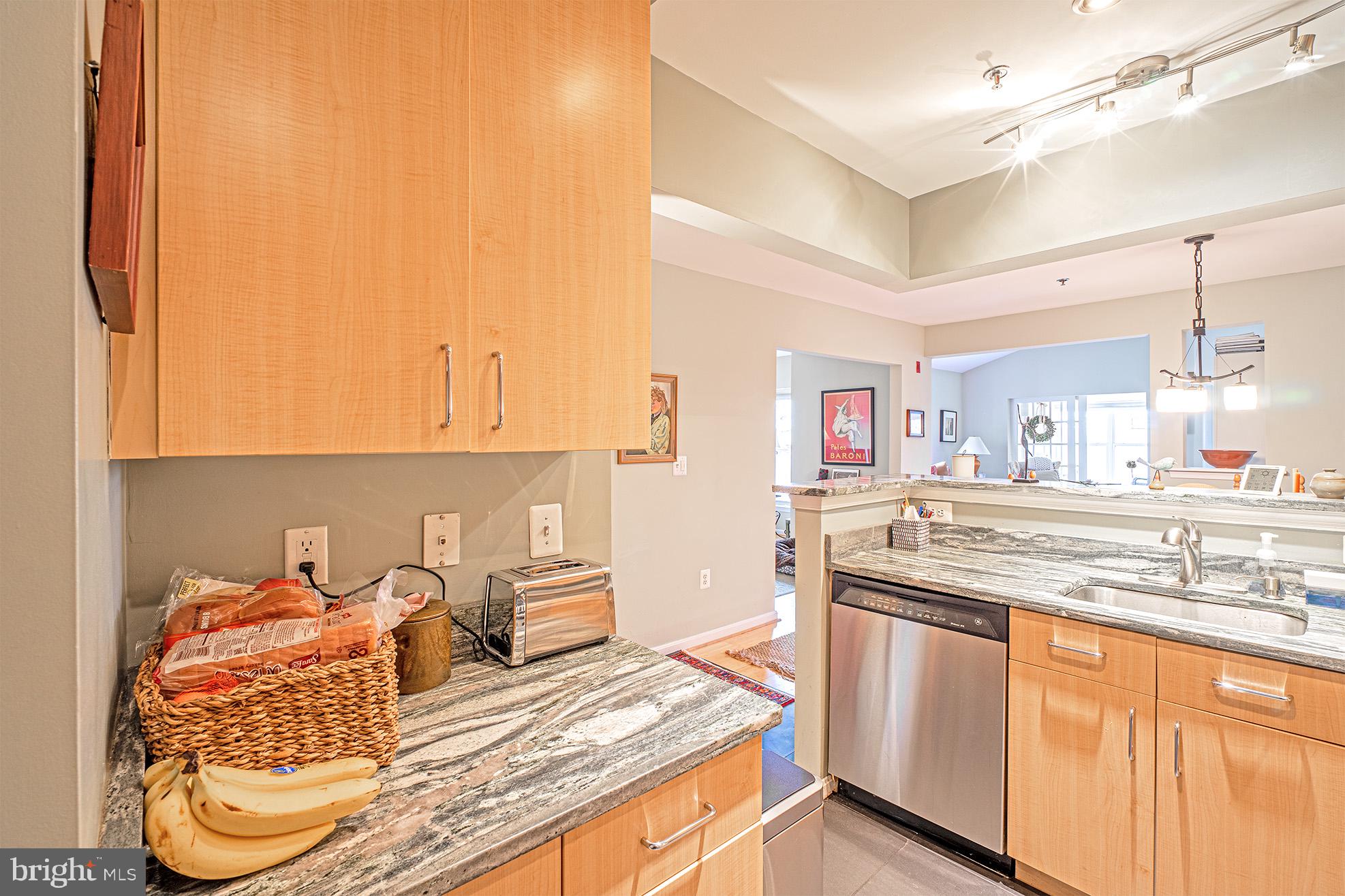 STRATFORD CONDOMINIUMS - Residential Lease