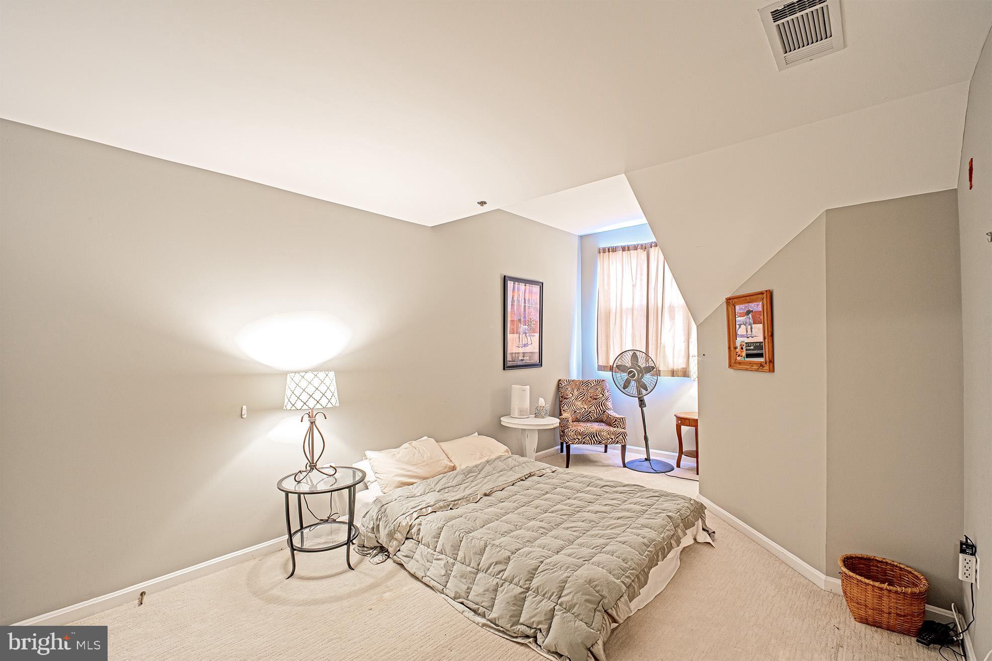 STRATFORD CONDOMINIUMS - Residential Lease