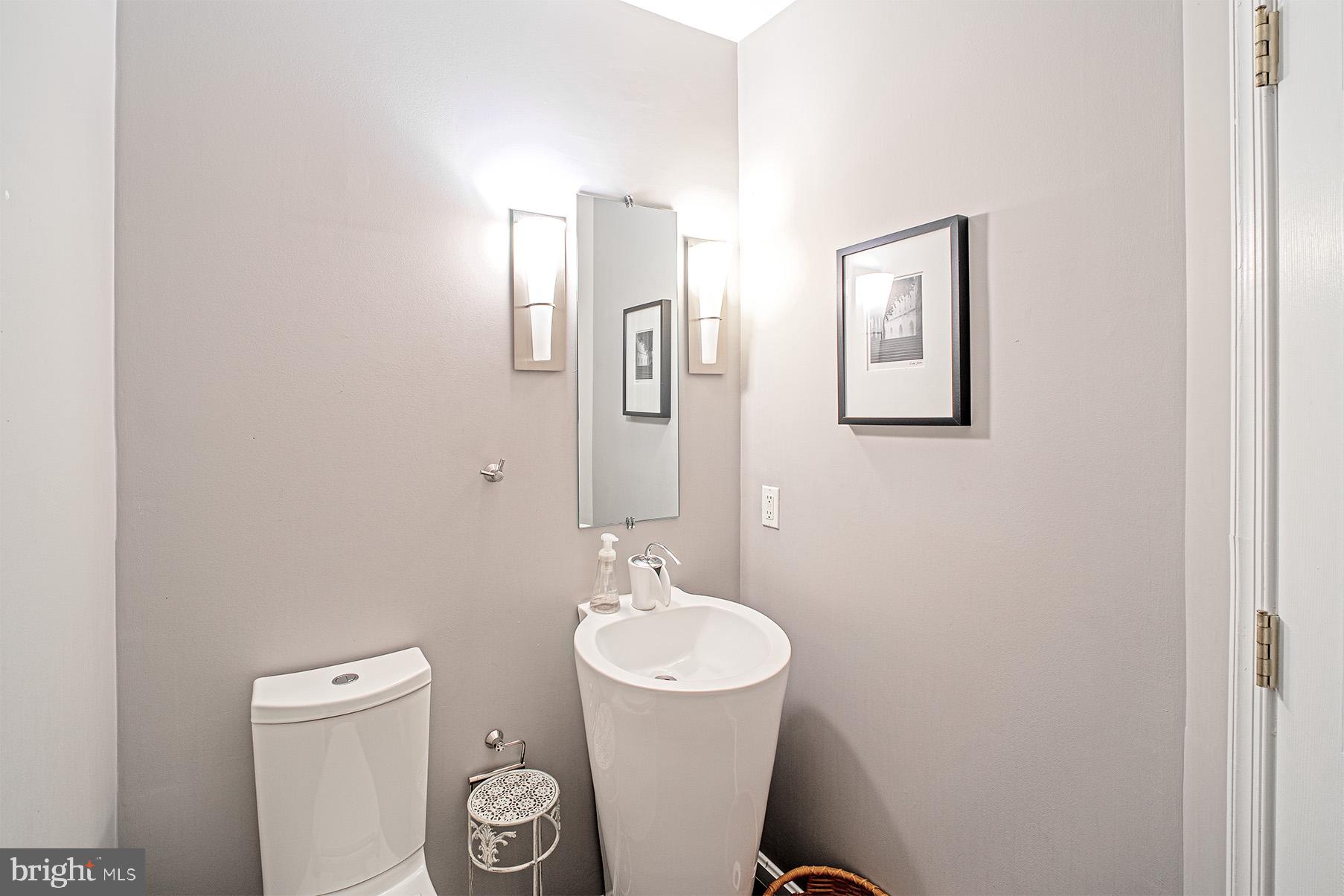 STRATFORD CONDOMINIUMS - Residential Lease