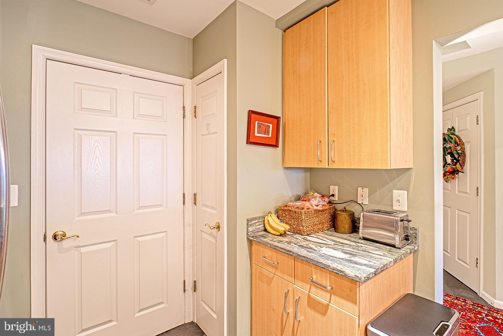 STRATFORD CONDOMINIUMS - Residential Lease