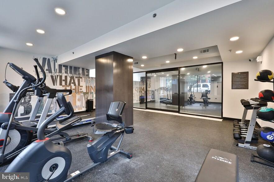 UNIVERSITY CITY - Residential Lease