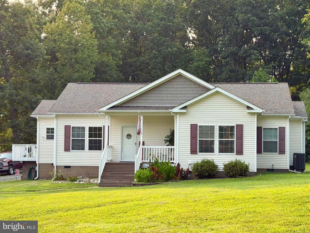 Photo of 14280 Independent Hill Drive, MANASSAS, VA 20112 (MLS # VAPW2125584)