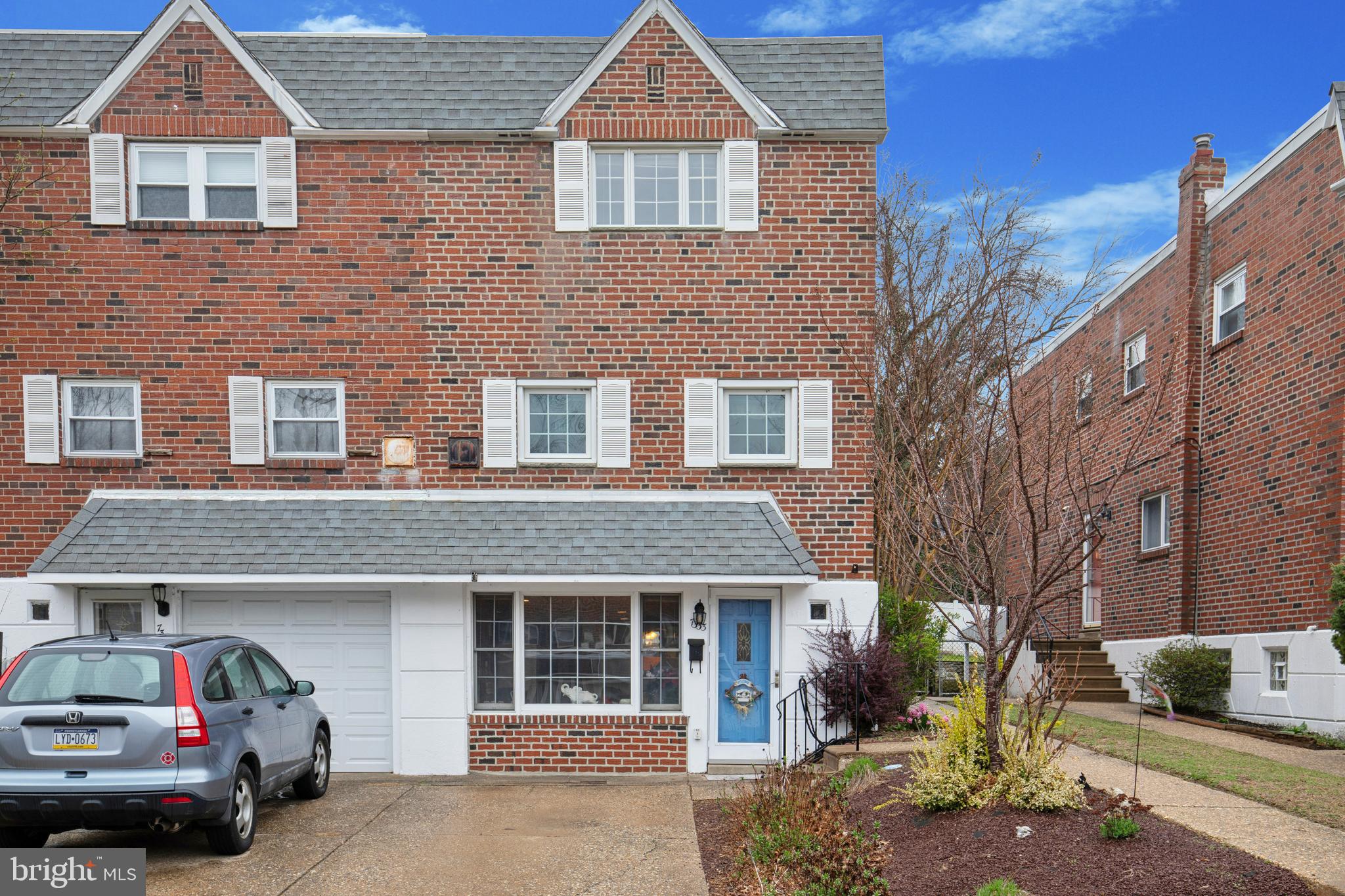 ROXBOROUGH - Residential