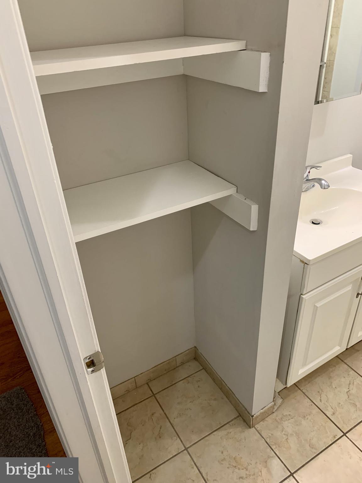 UNIVERSITY CITY - Residential Lease