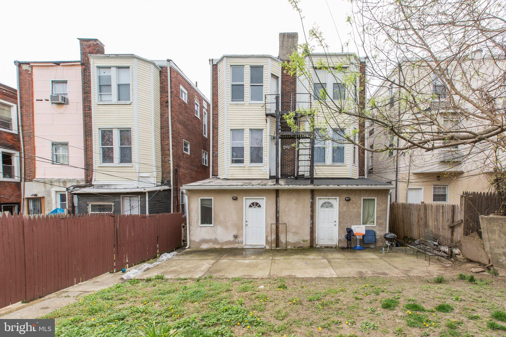 UNIVERSITY CITY - Residential Lease