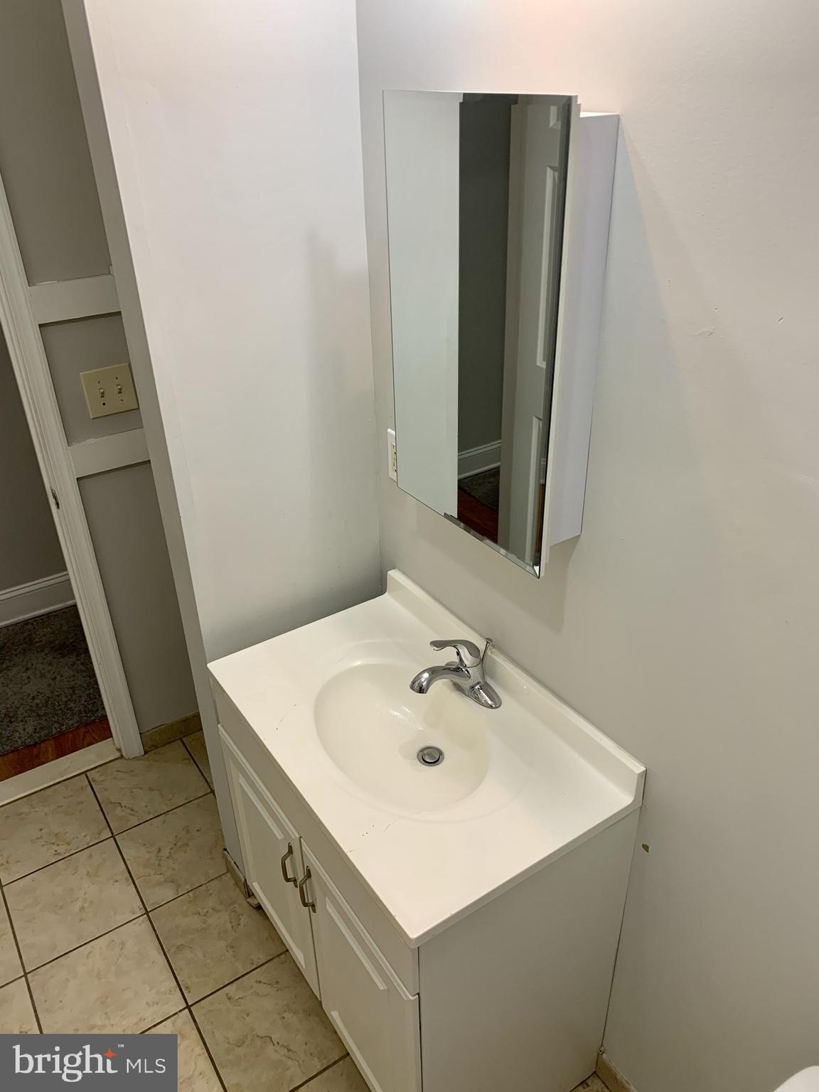 UNIVERSITY CITY - Residential Lease