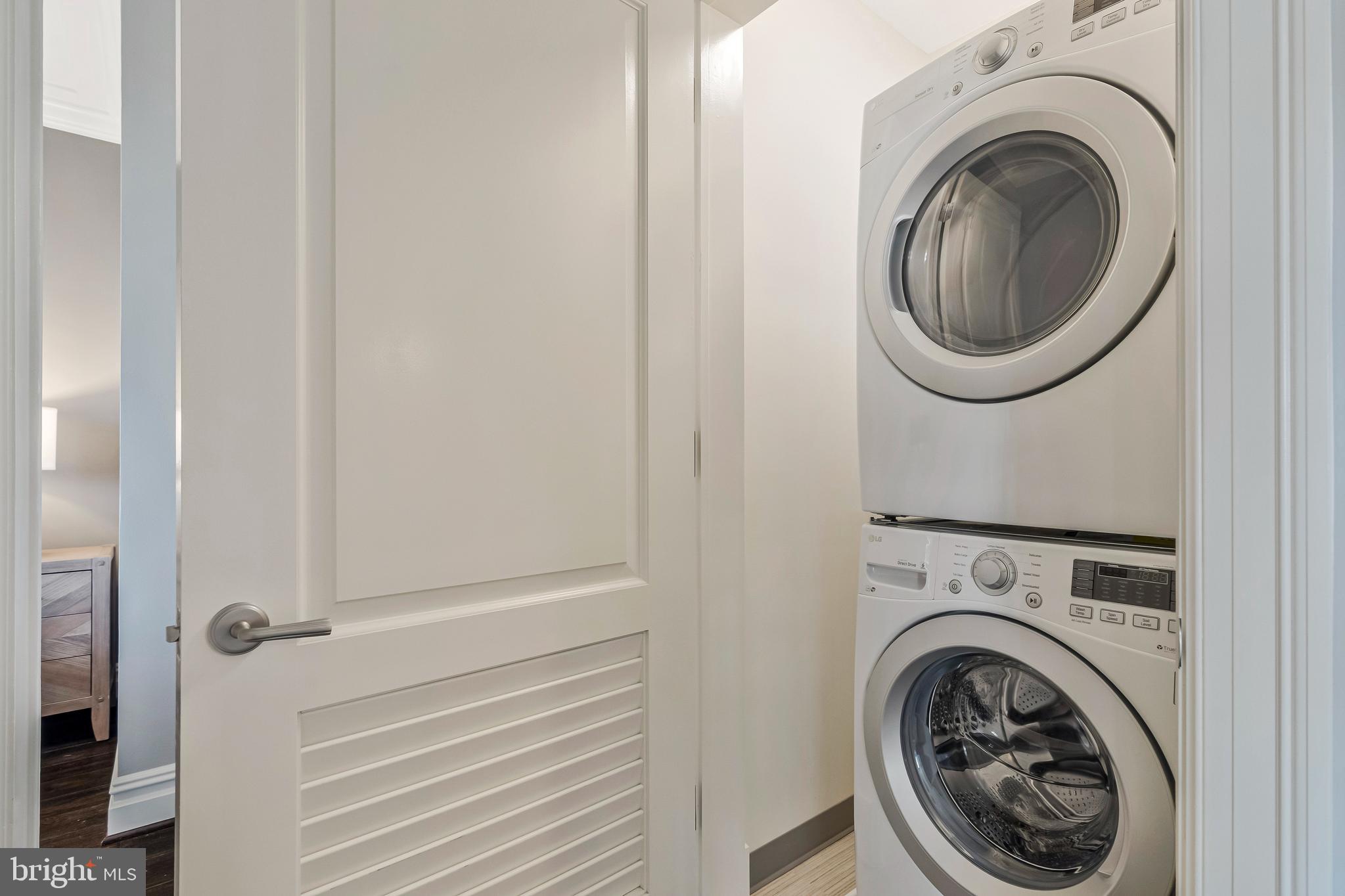 THE SIGNET - Residential