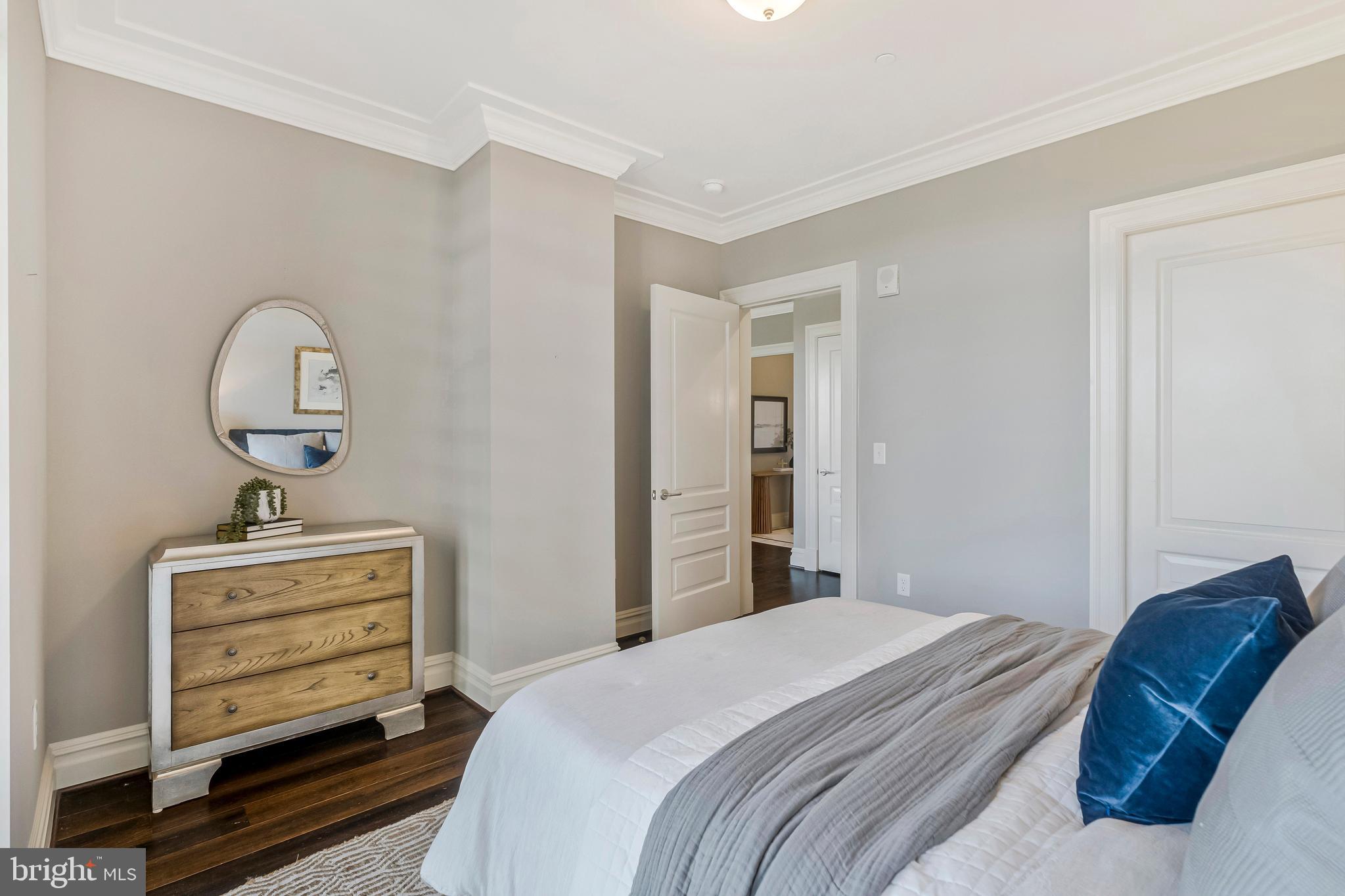 THE SIGNET - Residential