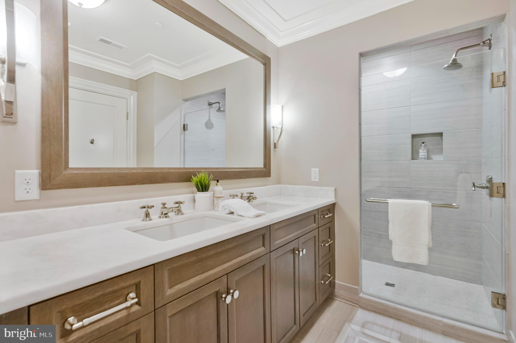 THE SIGNET - Residential