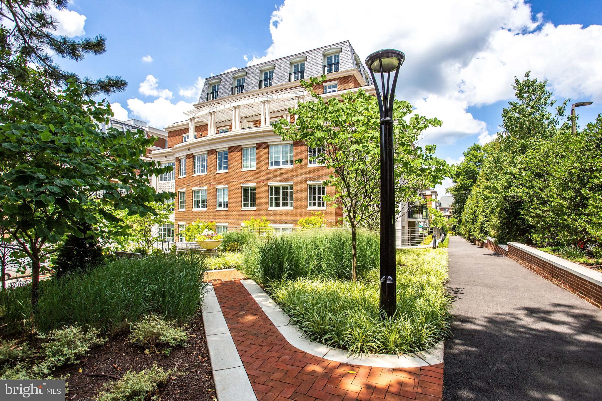 THE SIGNET - Residential