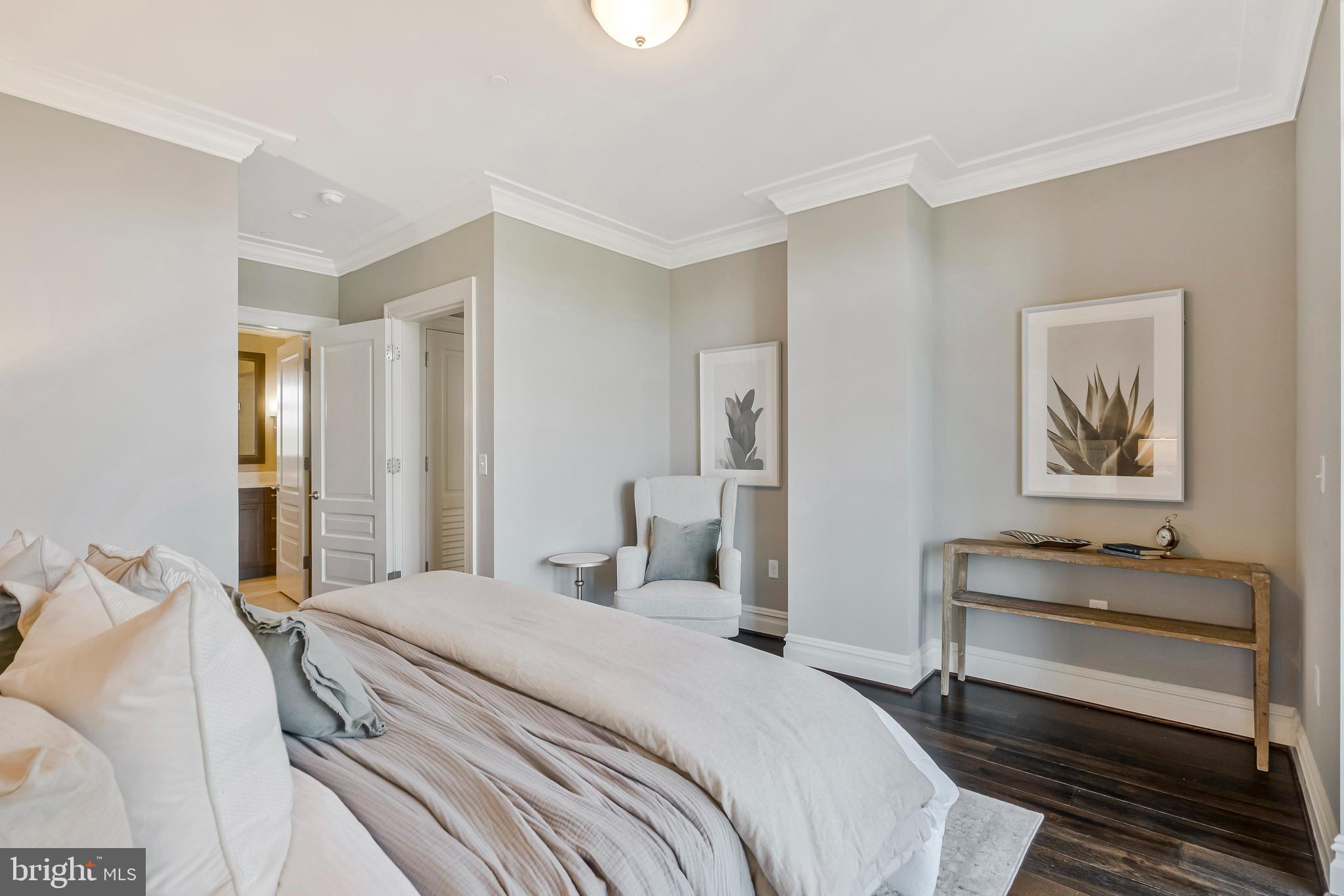 THE SIGNET - Residential