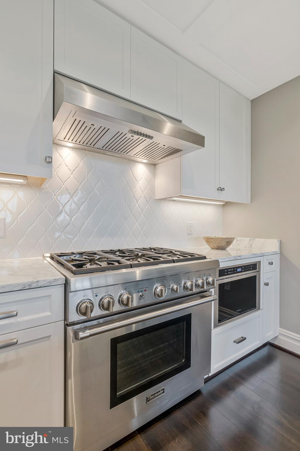 THE SIGNET - Residential